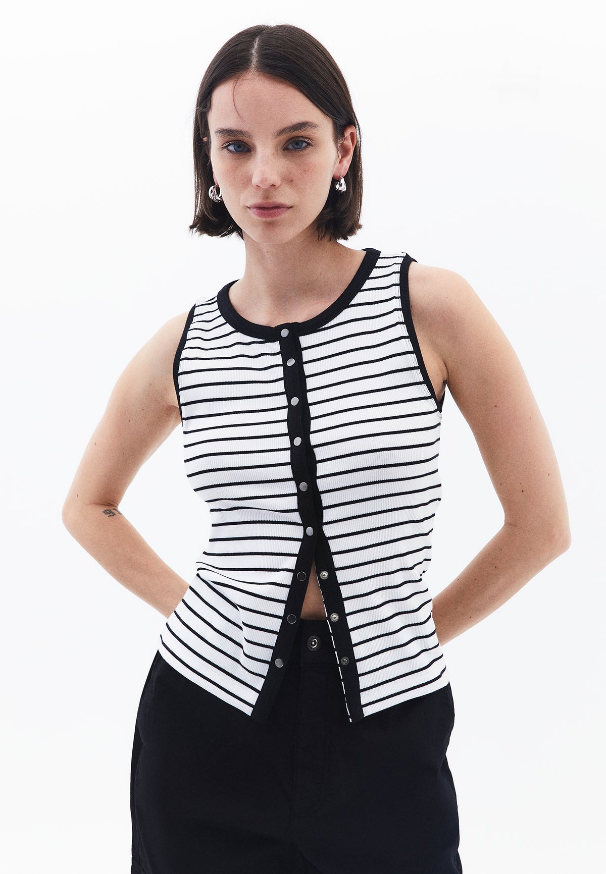Crew Neck Striped Tank Top - Black/White