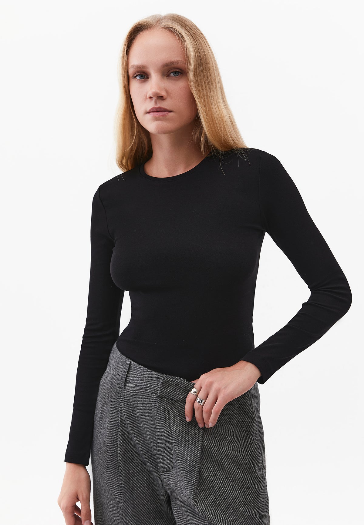 Crew Neck Long Sleeve T-Shirt - Black