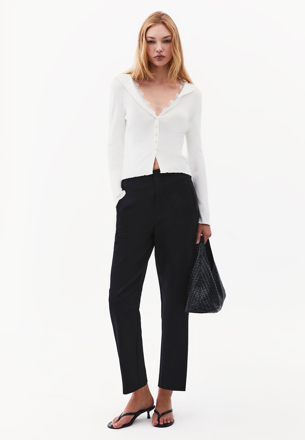 Ultra High Waist Carrot Cut Pants with Pocket Detail - Black