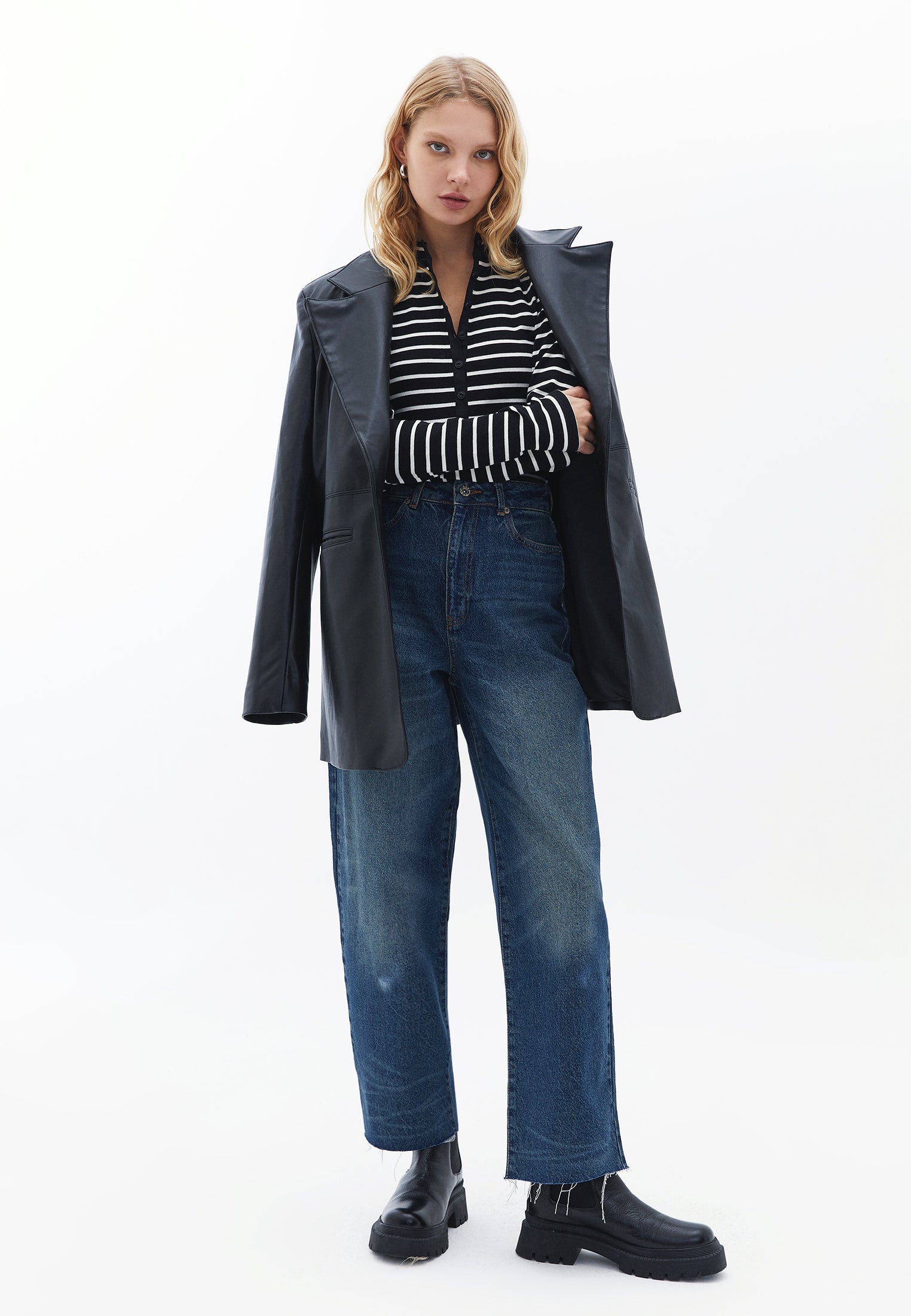 High neck t-shirt - ICE MILK/BLACK