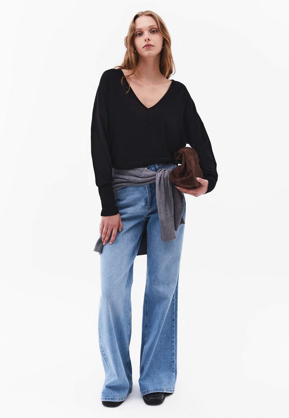 V Neck Sweater - BLACK