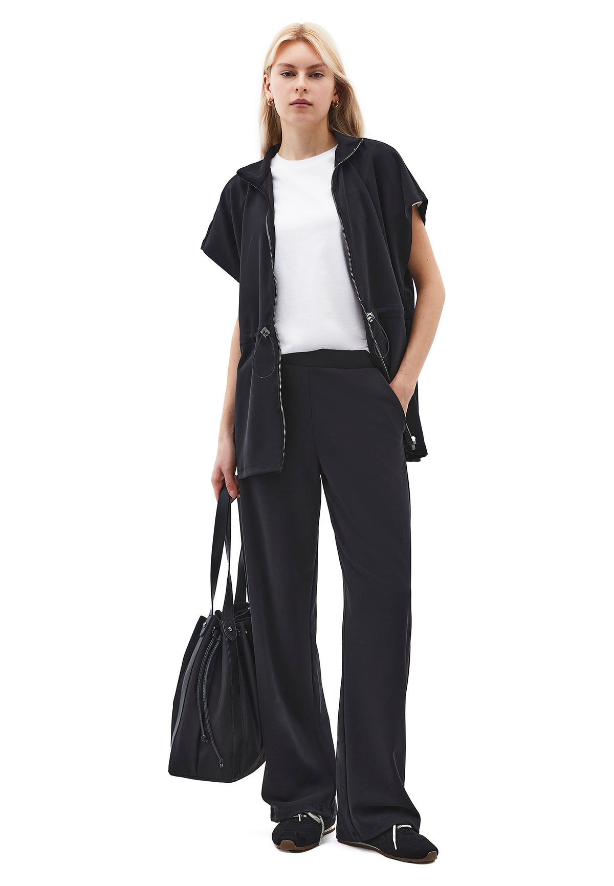 Tunic Form Vest - Black