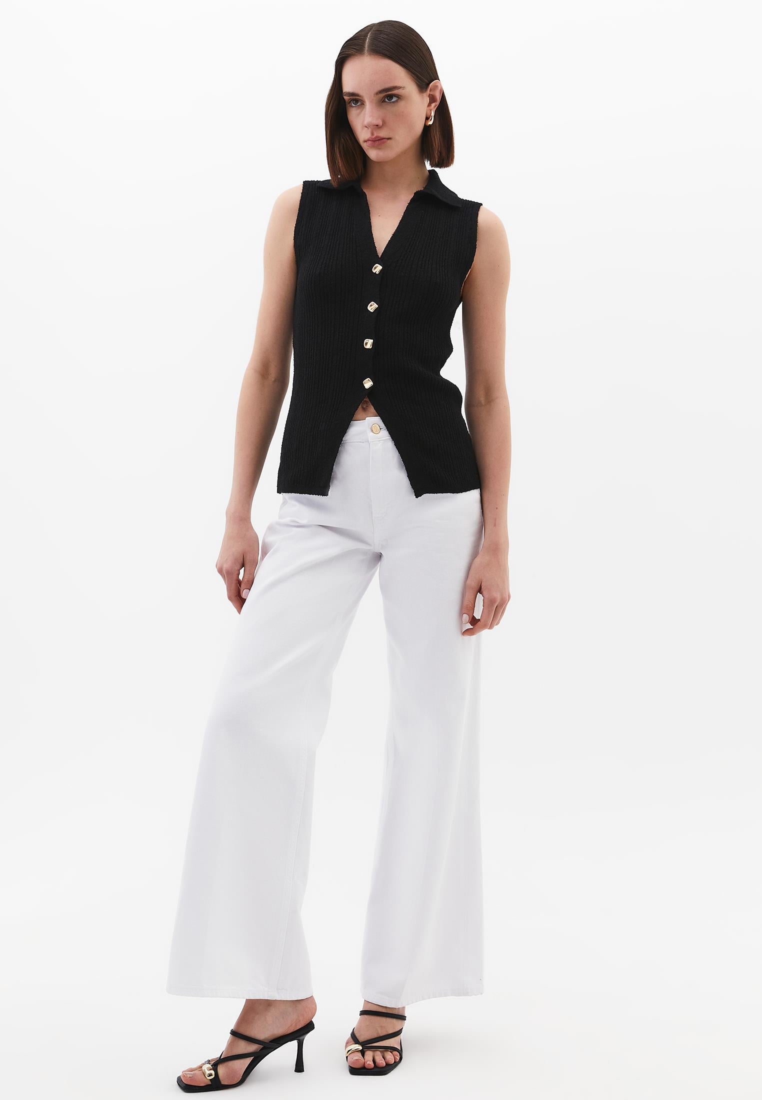 V Neck Boucle Vest - BLACK