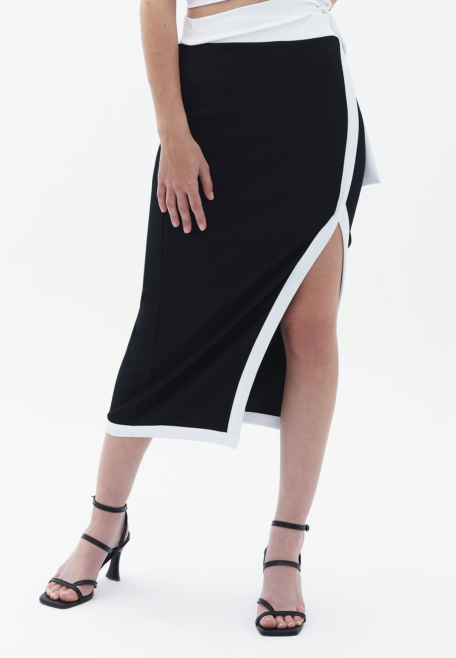 WRAP MIDI SKIRT - BLACK