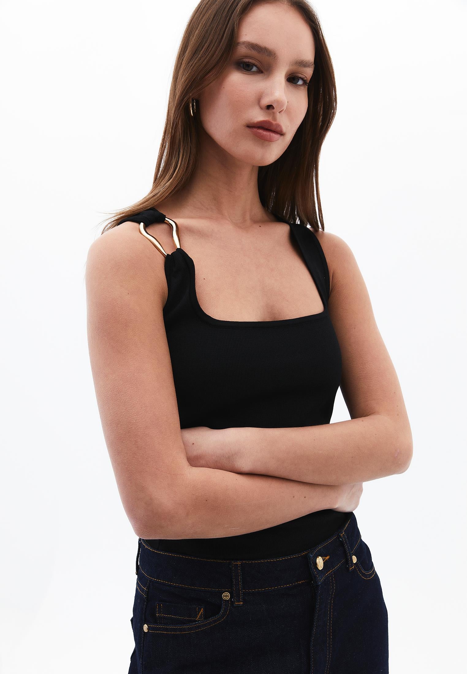 Buckled Crew Neck Tank Top - BLACK