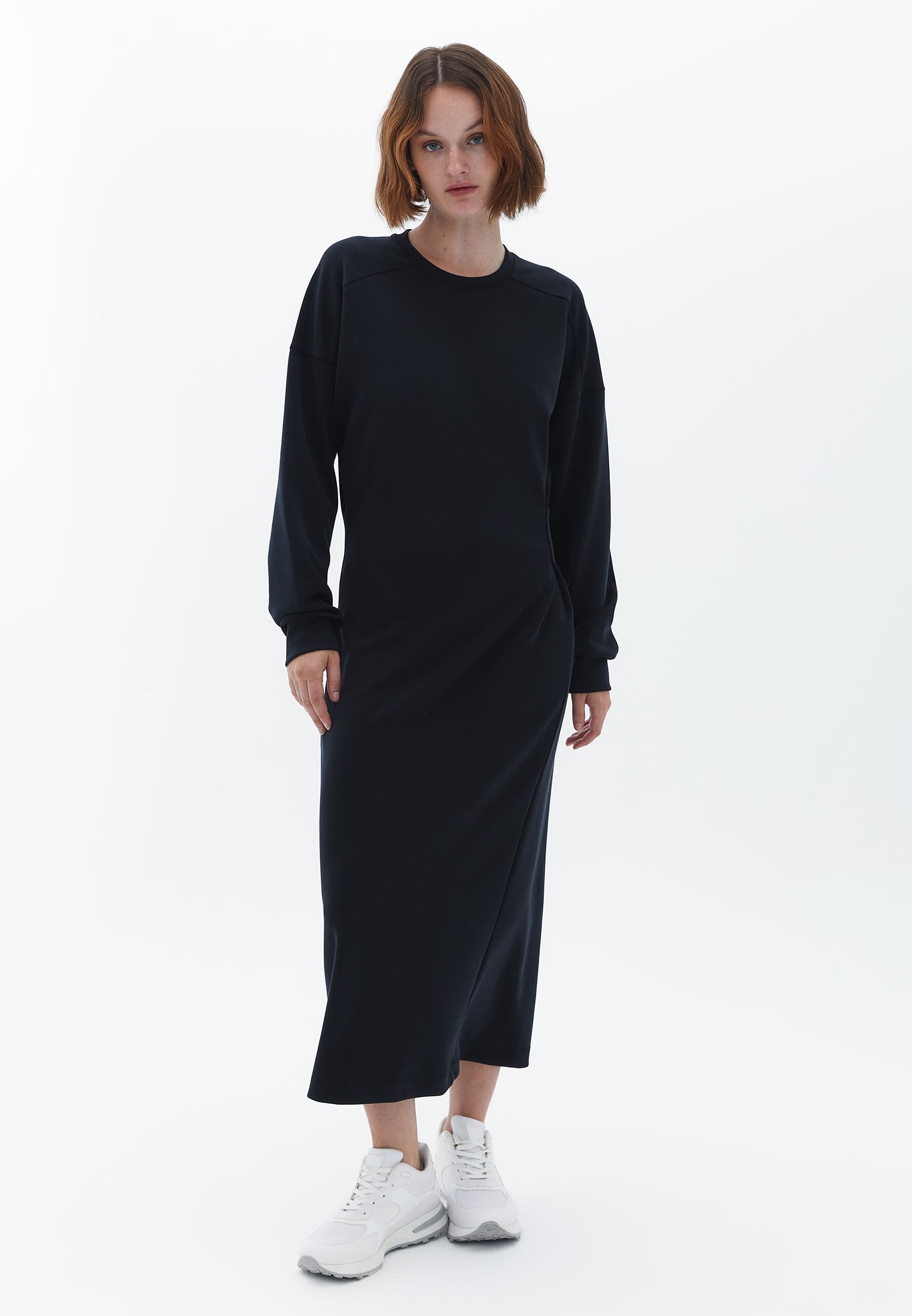 فستان متوسط الطول برقبة دائرية - أسود