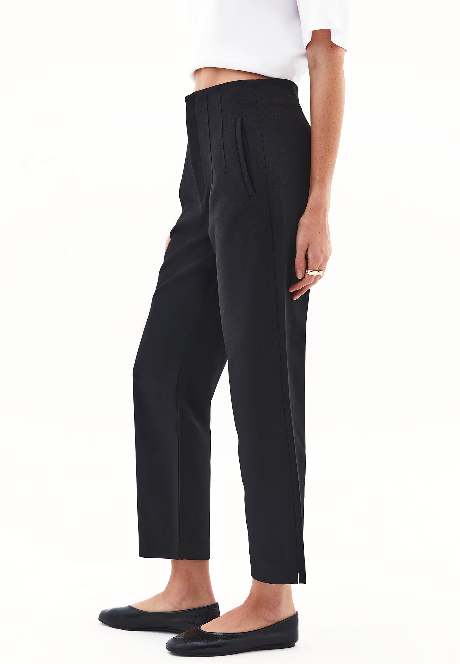 Carrot Cut High Waist Pants - BLACK