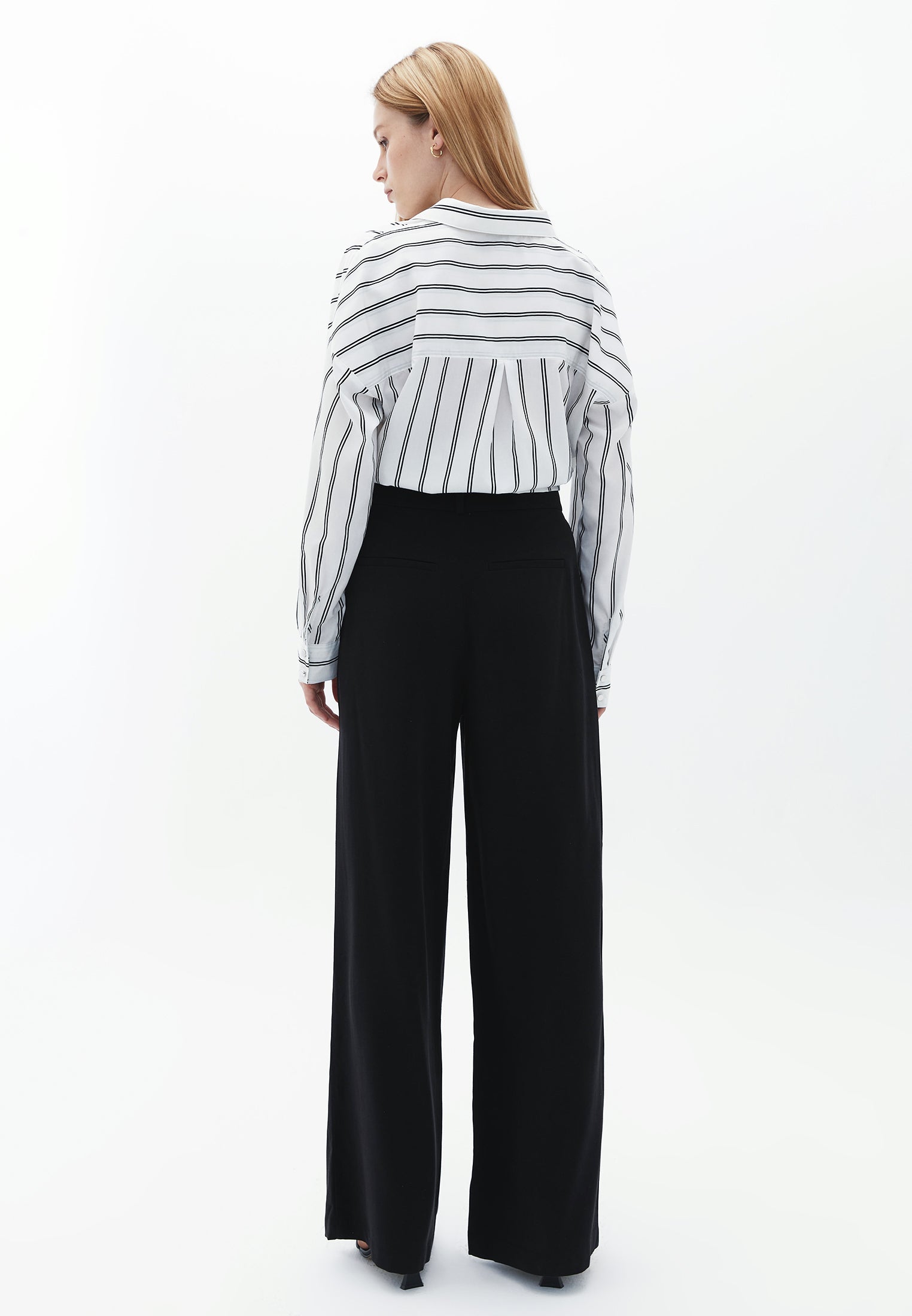PLEATED BAGGY PANTS - BLACK