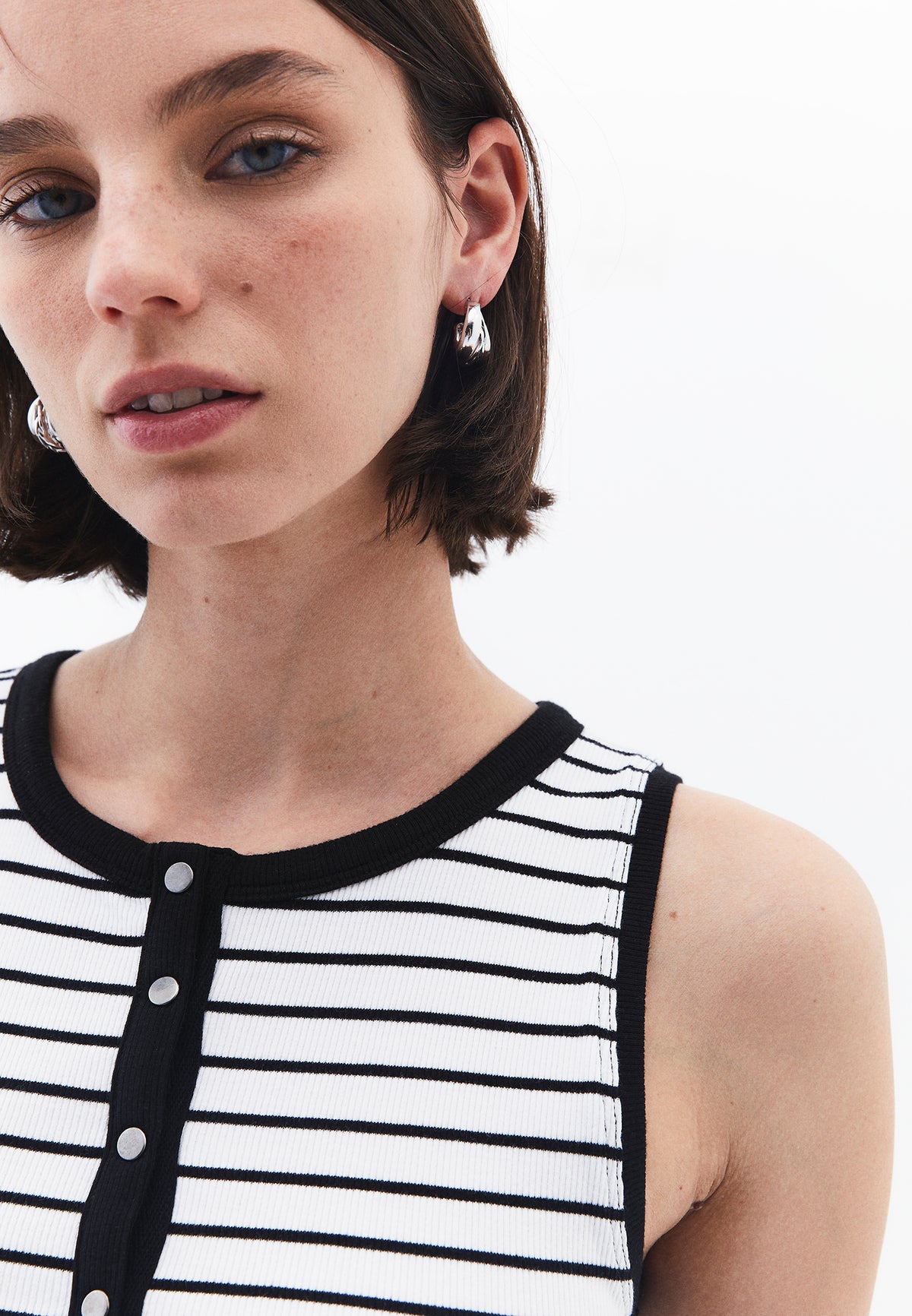 Crew Neck Striped Tank Top - Black/White