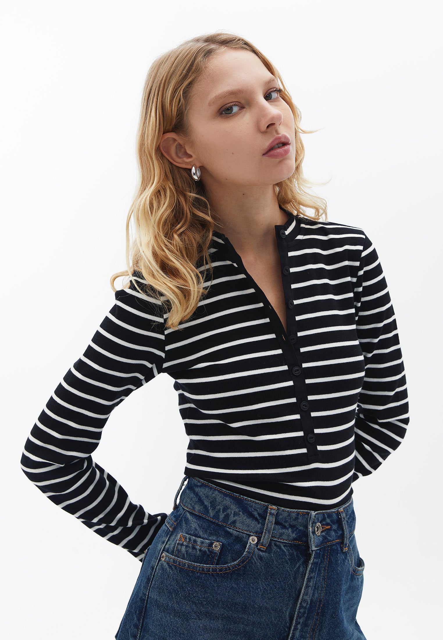 High neck t-shirt - ICE MILK/BLACK