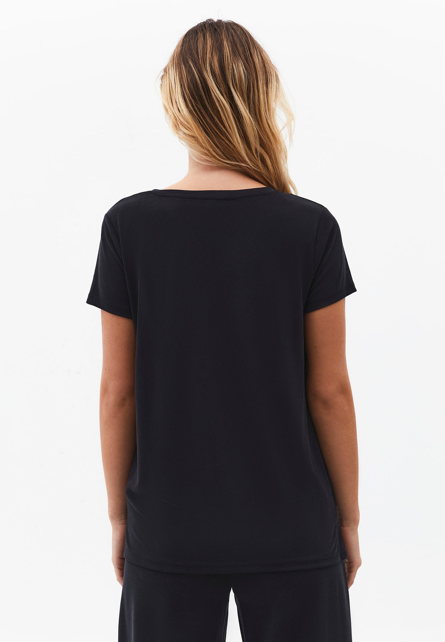 V Neck T-Shirt - BLACK