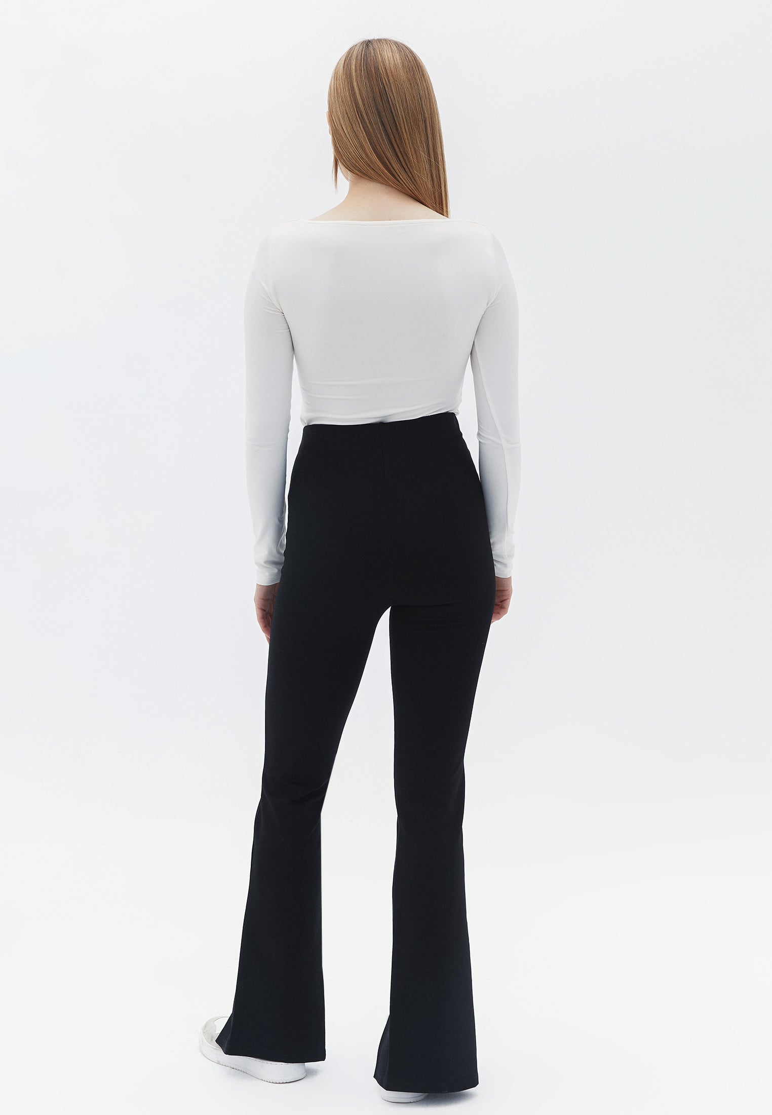 STRAIGHT LEG TROUSERS - BLACK