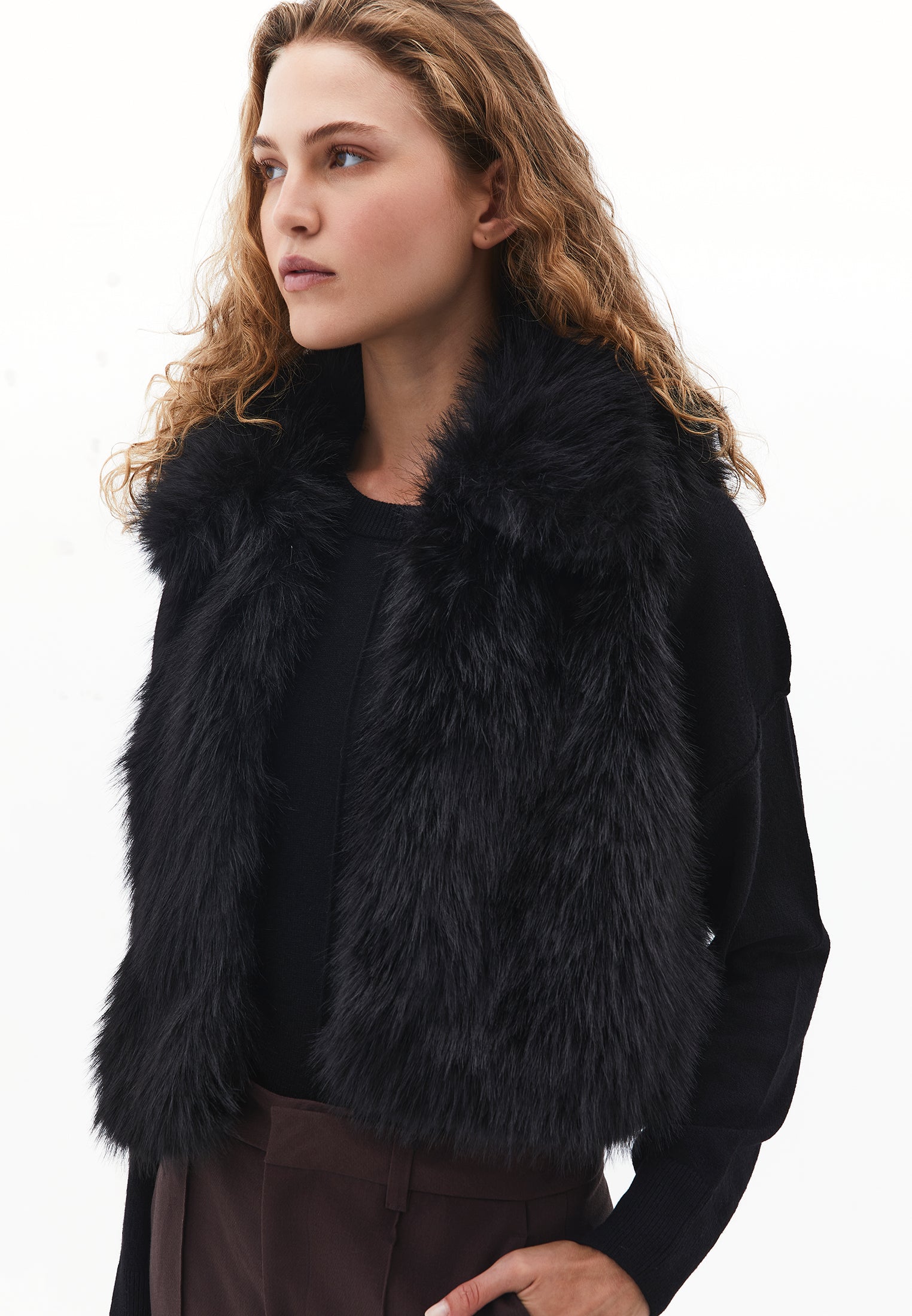 V neck faux fur vest - BLACK