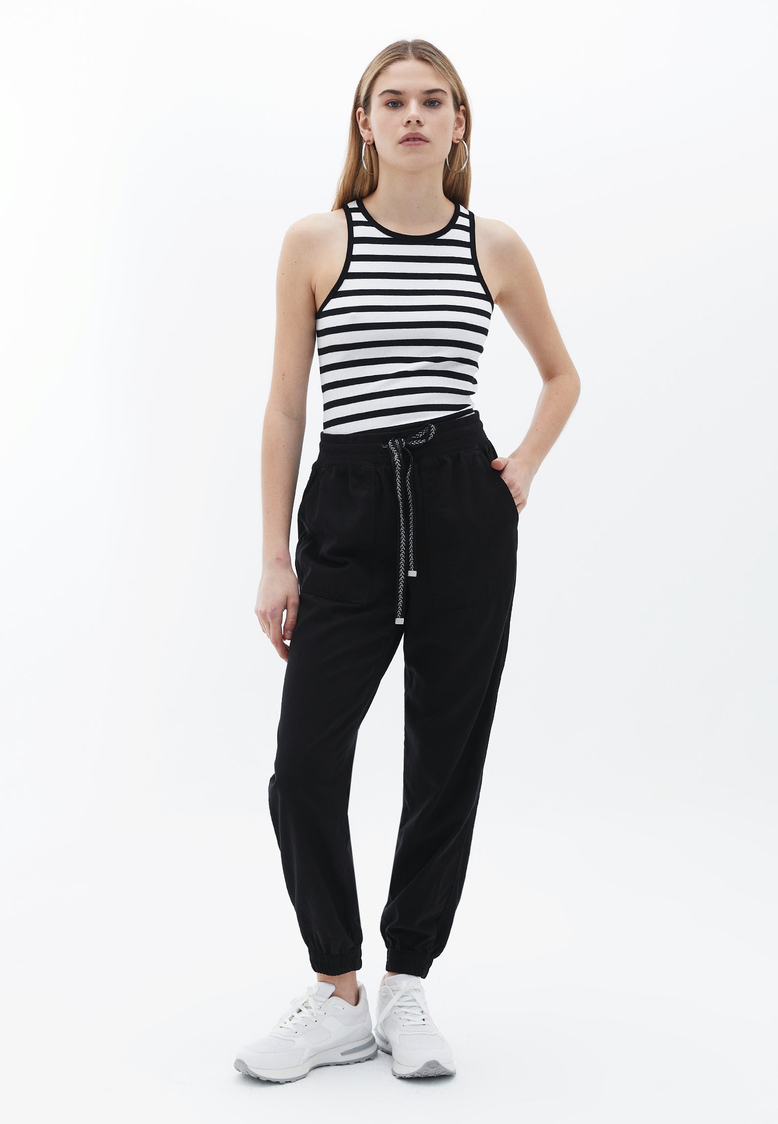 Sleeveless barbell collar tank top - WHITE/BLACK