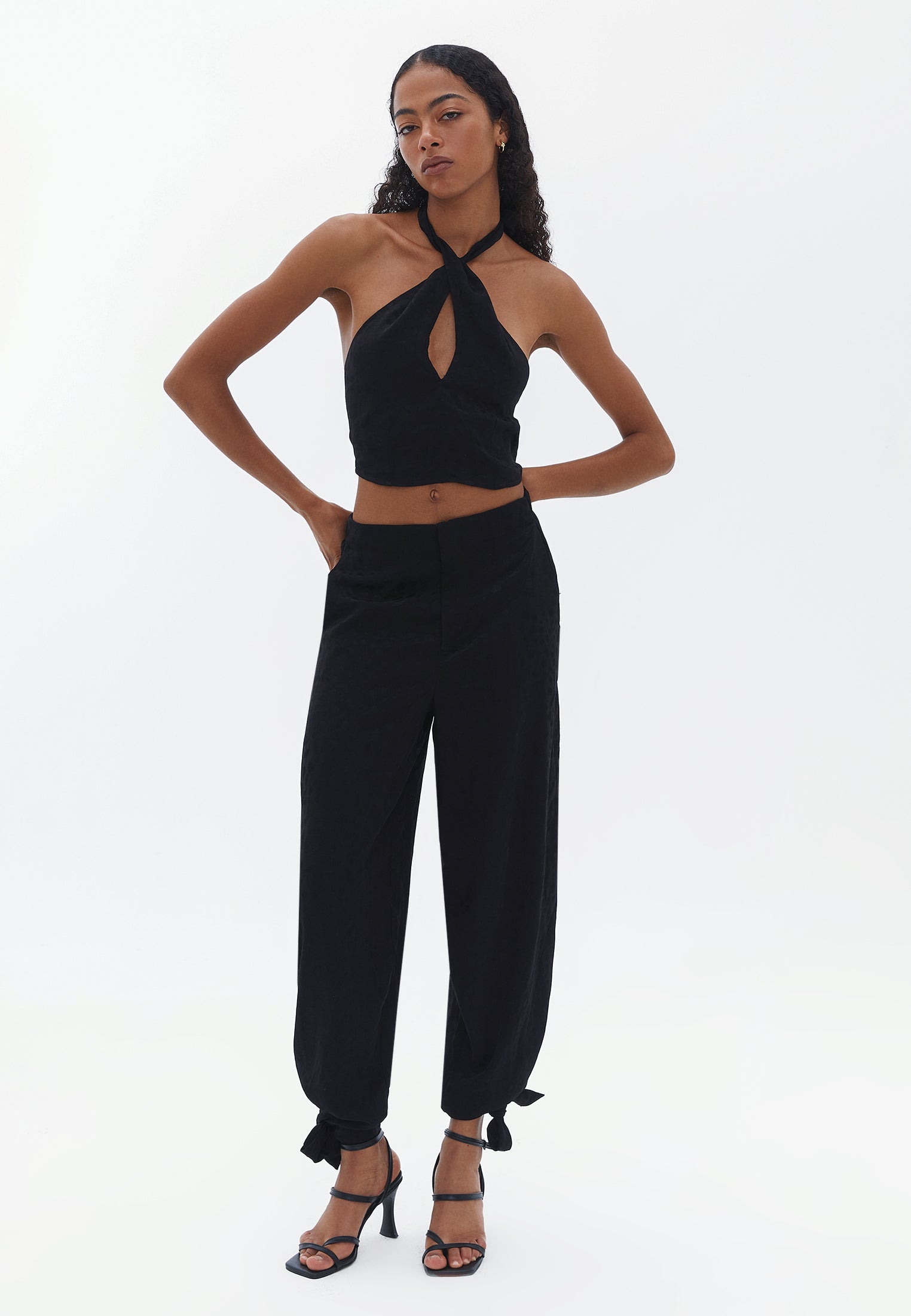 SLEEVELESS BLOUSE WITH TIES - BLACK