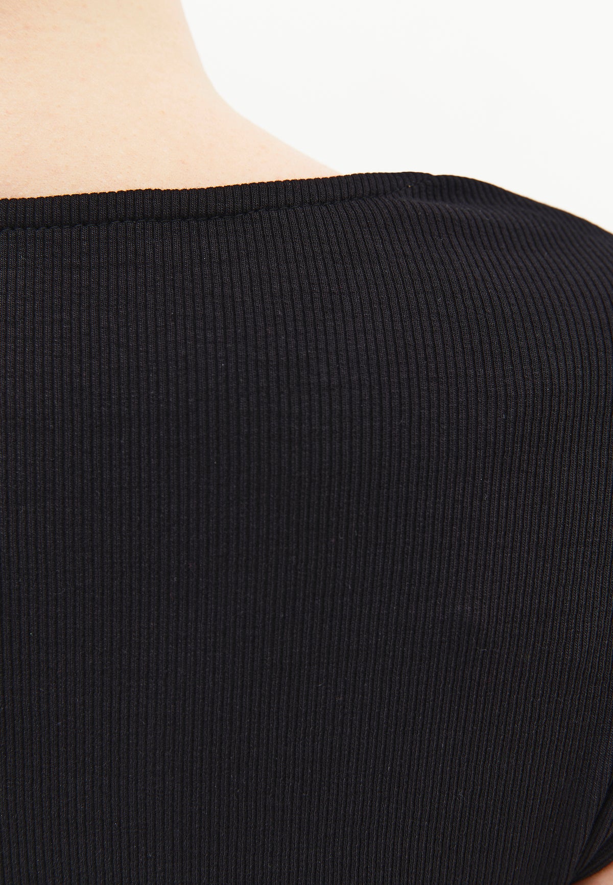 V Neck Bodycon T-Shirt - Black