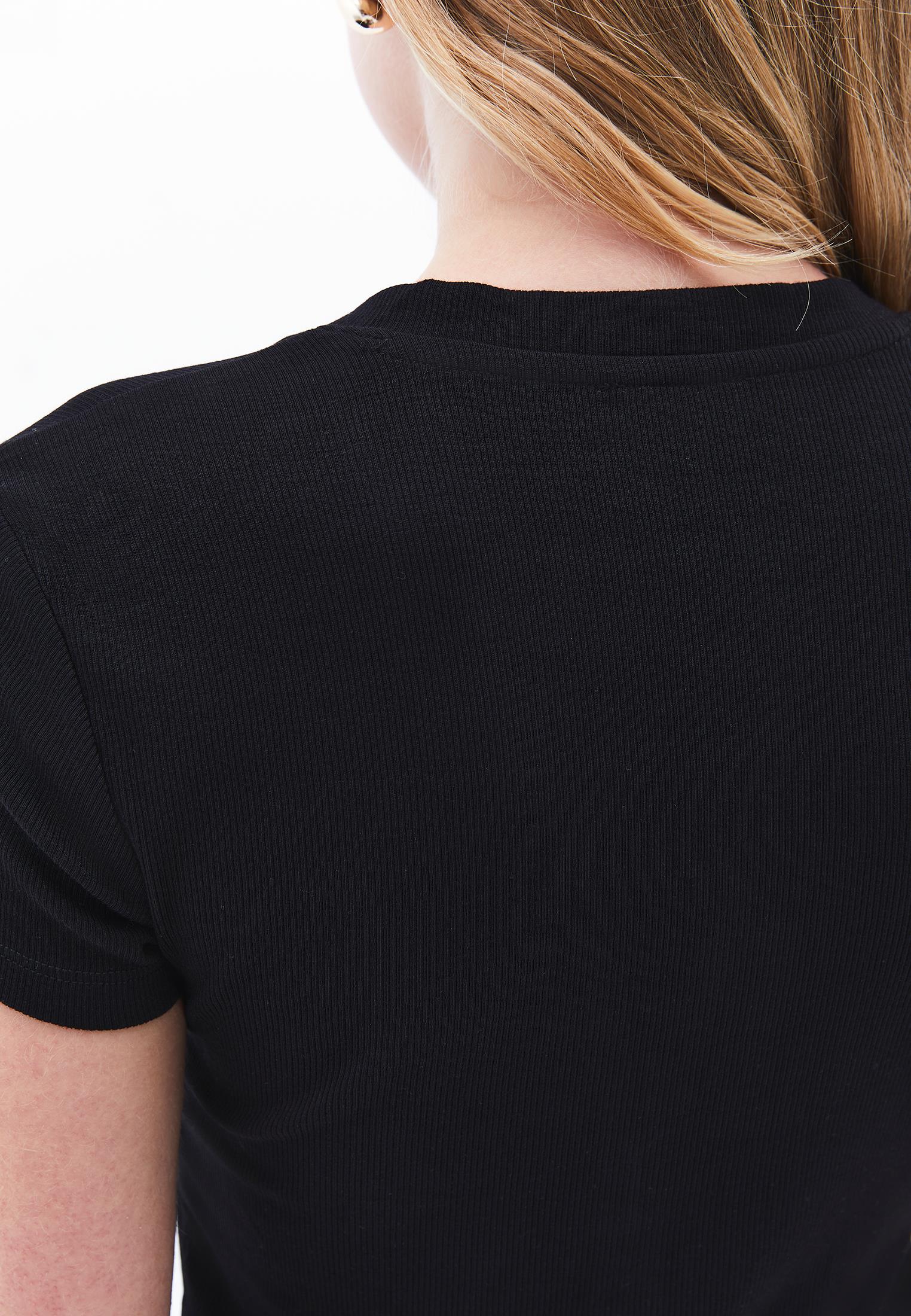 Short Sleeve T-Shirt With Button Detail - BLACK