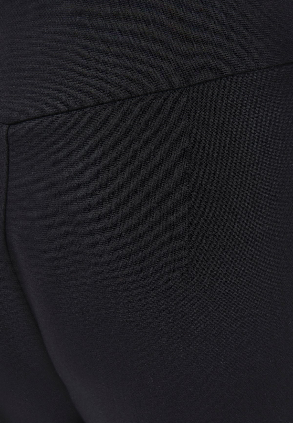 Ultra High Waist Carrot Cut Pants with Pocket Detail - Black