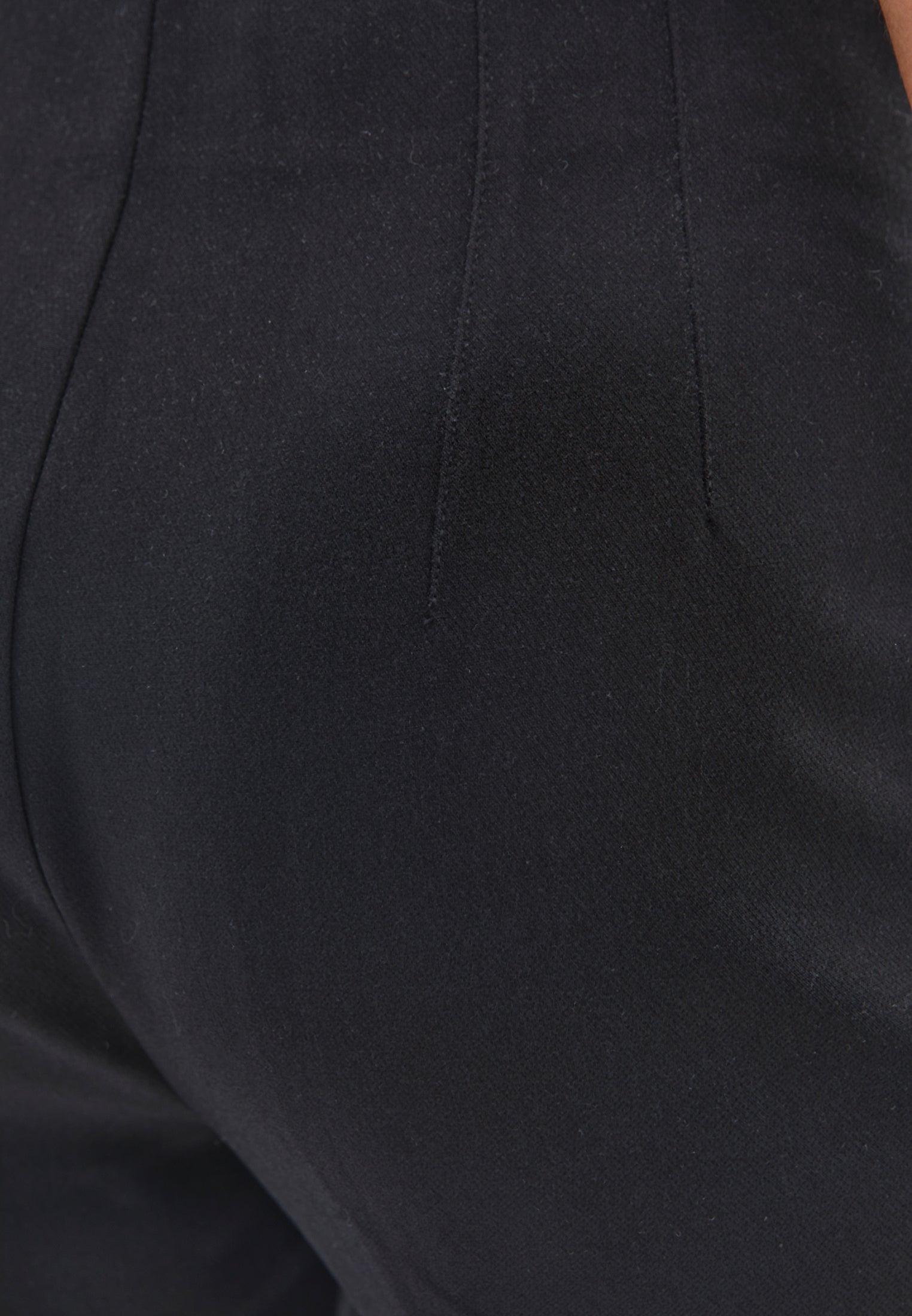 High waist carrot cut trousers - BLACK