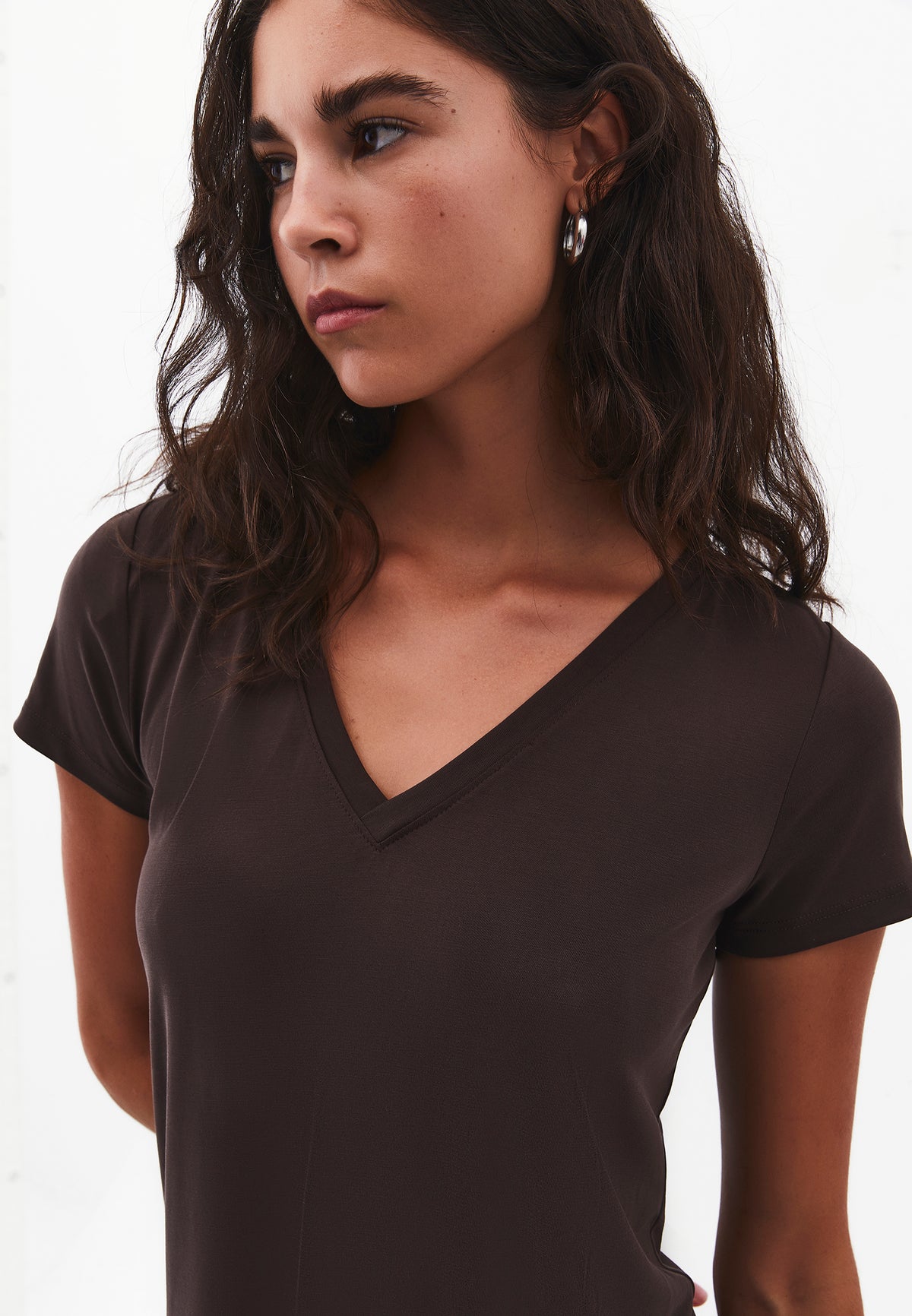 Short Sleeve V Neck T-Shirt - CHOCOLATE TORTE
