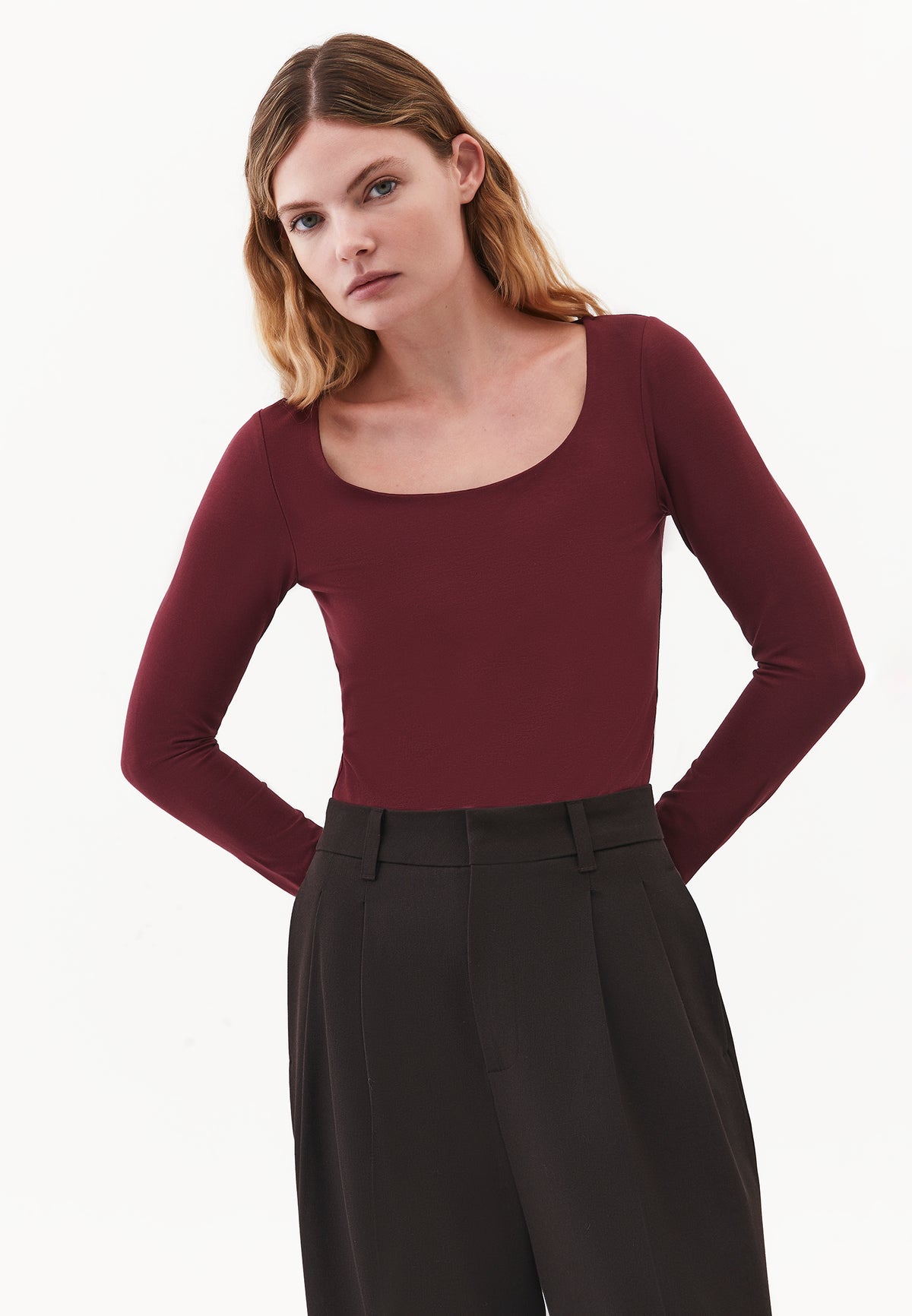 Long Sleeve U Neck Bodycon T-Shirt - Burgundy