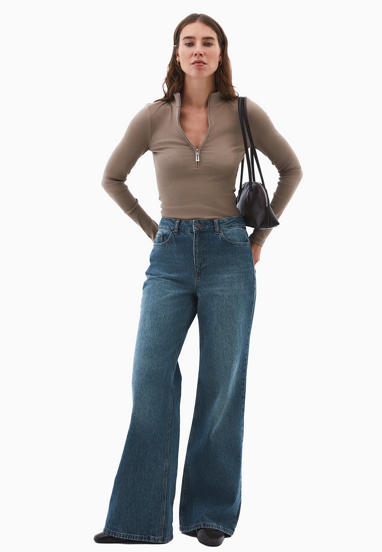 Zipper detailed high neck t-shirt - DESERT TAUPE