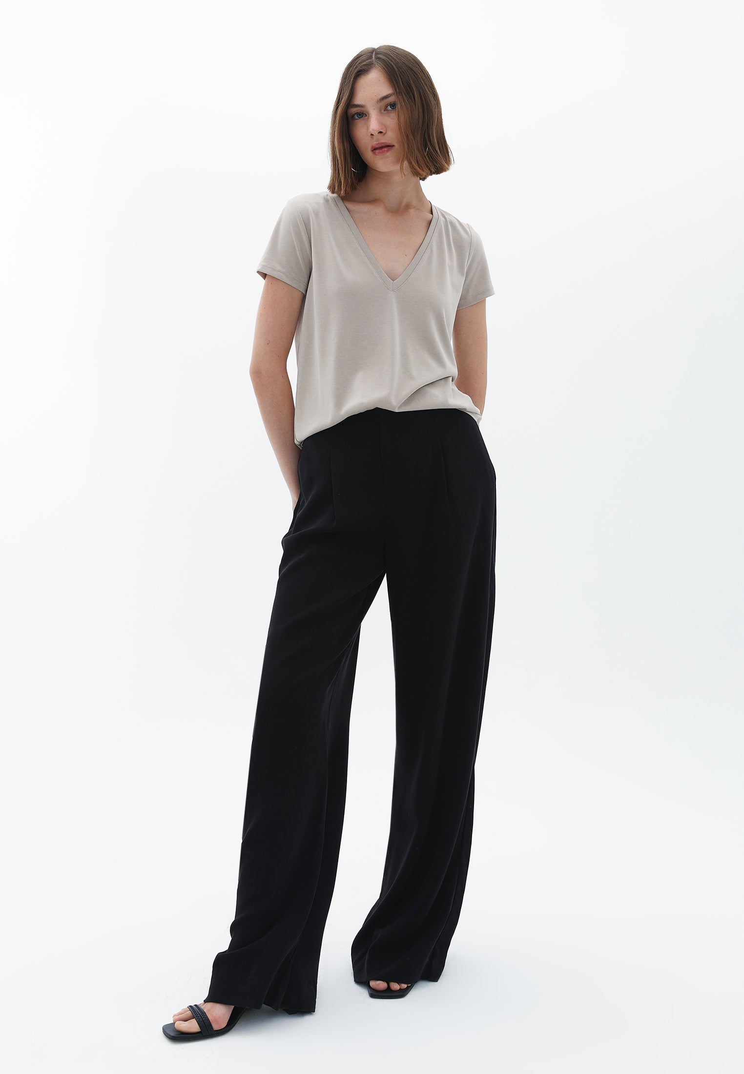 U neck short sleeve t-shirt - FEATHER GRAY