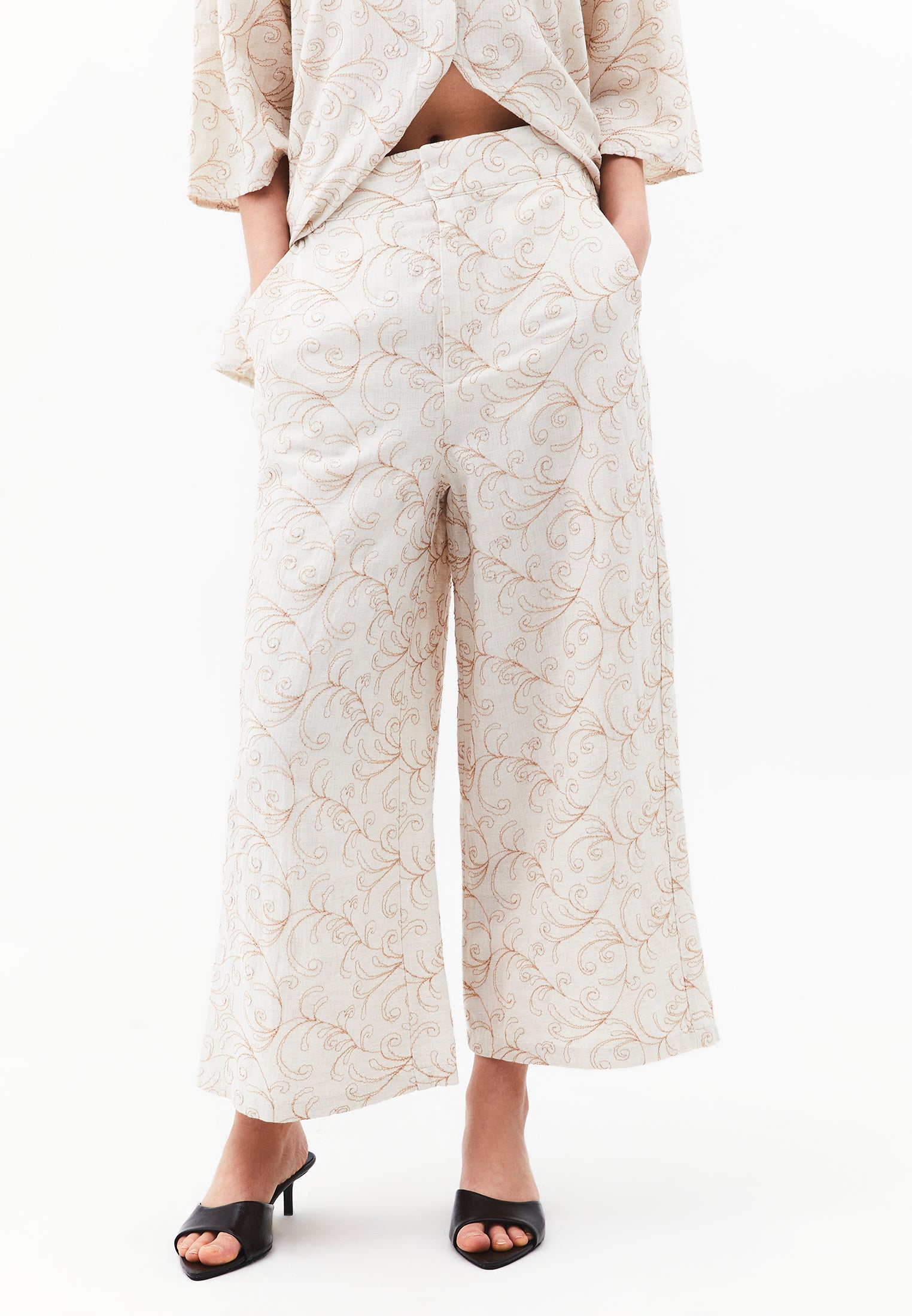 Capri Embroidered Cropped Culotte Trousers - FLOWER COMB