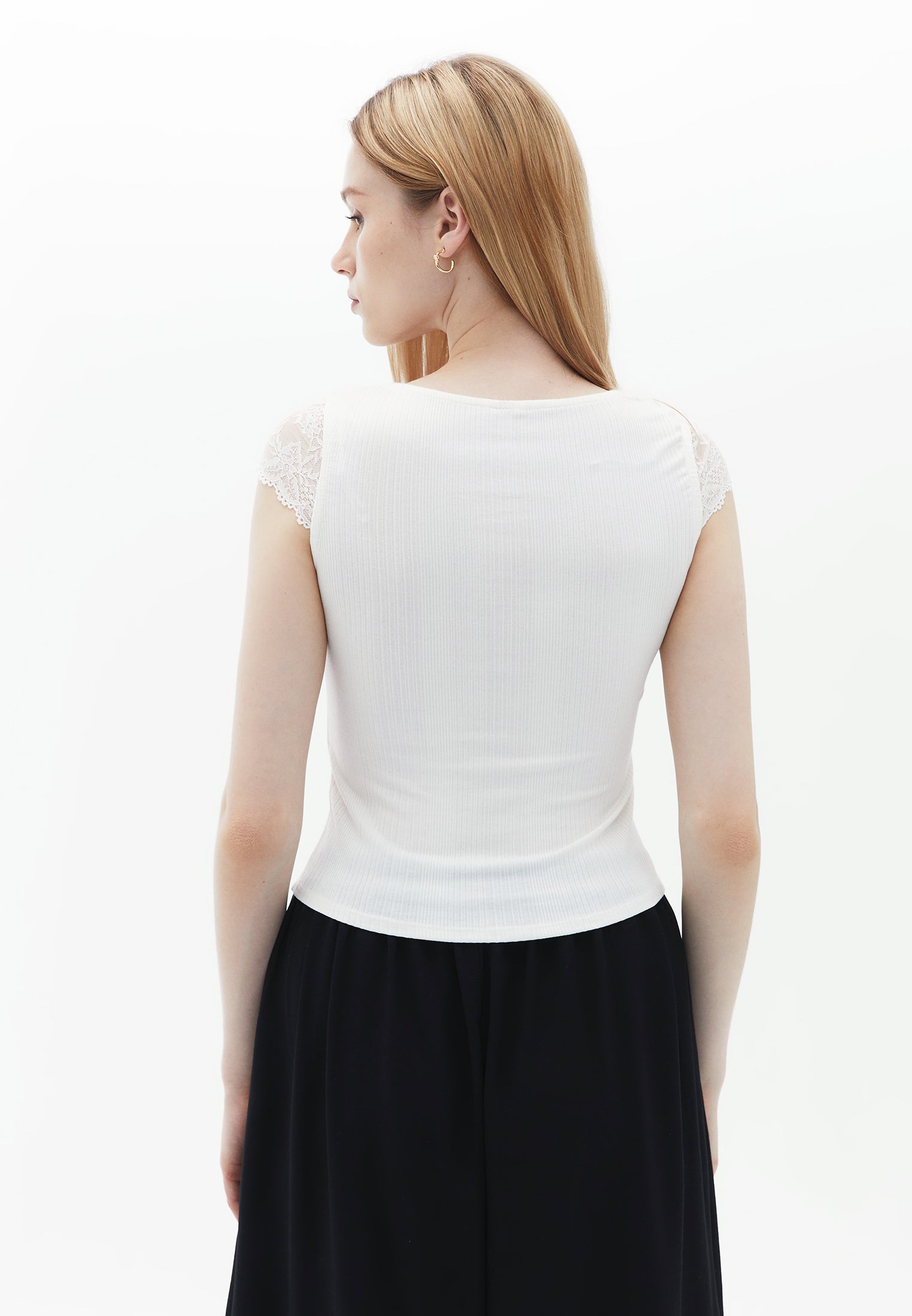 LACE V-NECK BLOUSE - ICEMILK