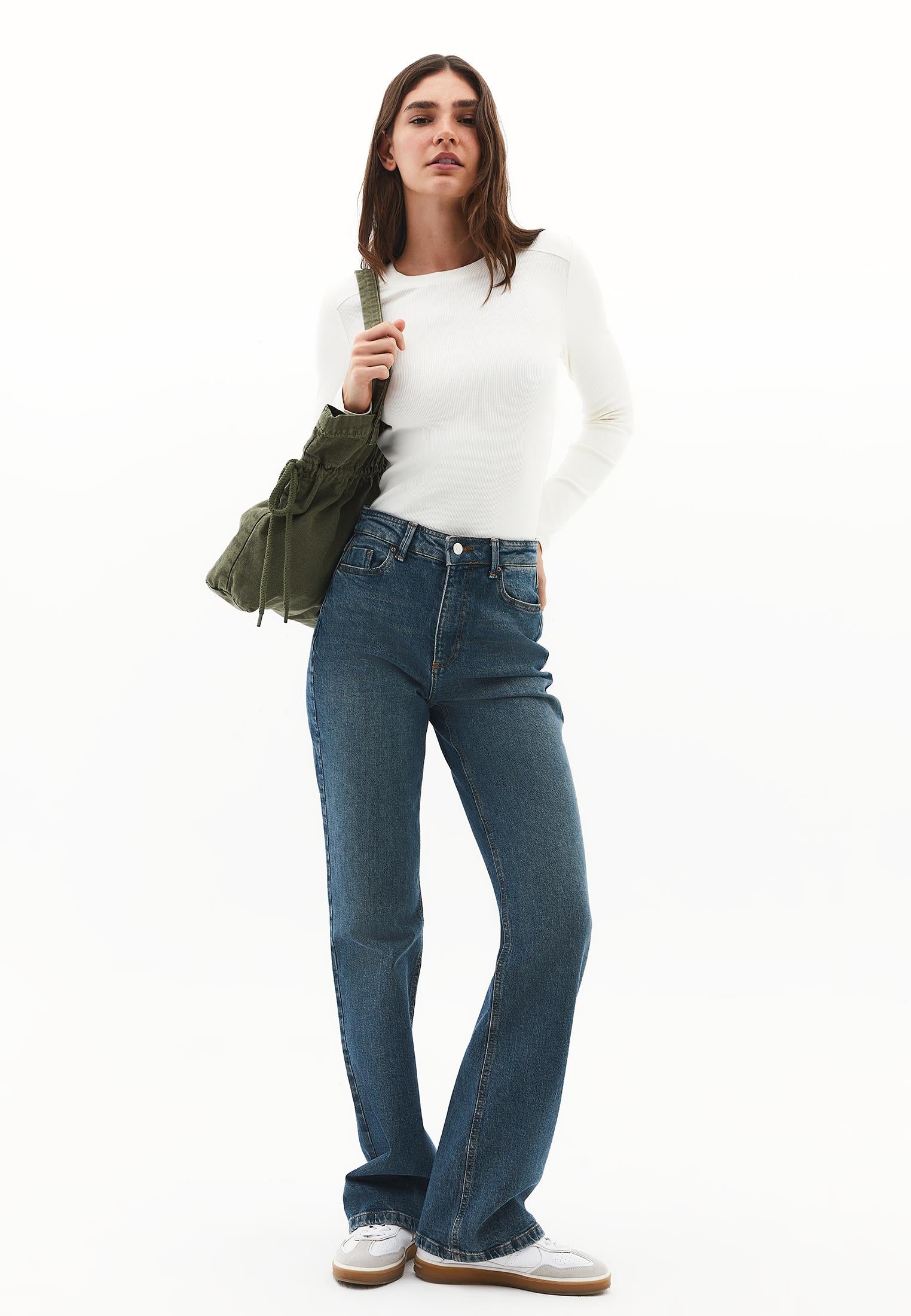 Bodycon Crew Neck T-Shirt - ICE MILK