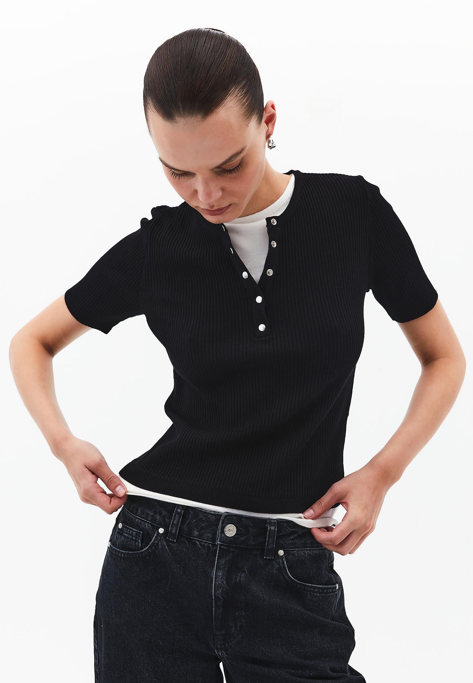 Comfortable Crew Neck T-Shirt - BLACK/ICE MILK