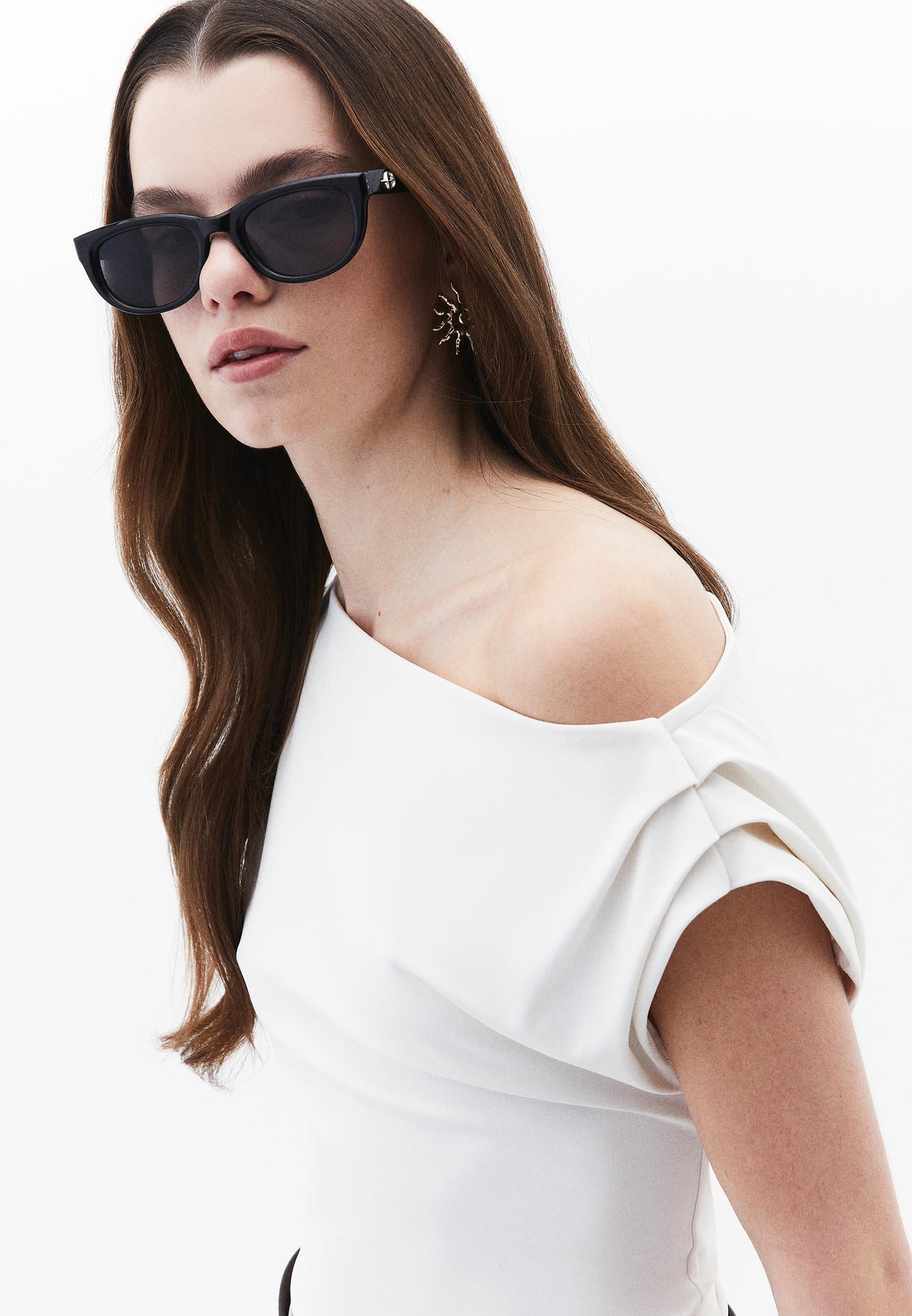 Boat Neck Sleeveless Standard Blouse - ICE MILK