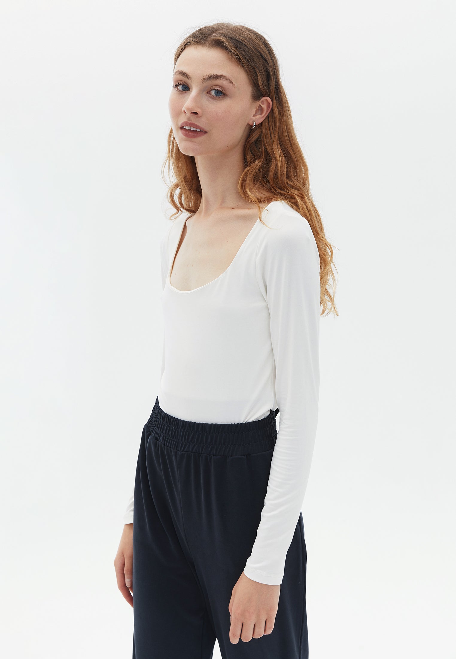 LONG SLEEVE U-NECK T-SHIRT - ICE MILK