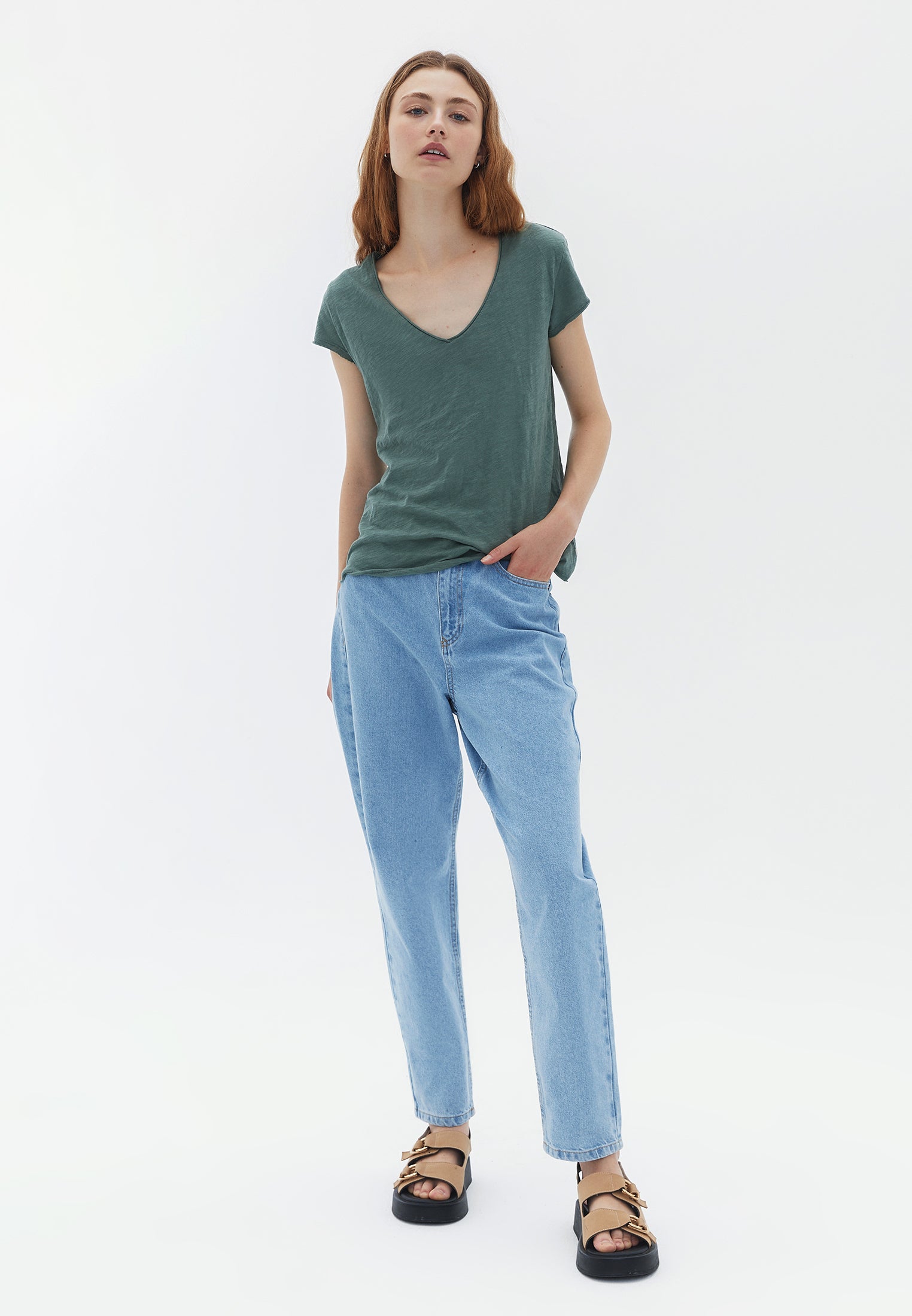 Sleeveless v neck t shirt - LAUREL WREATH