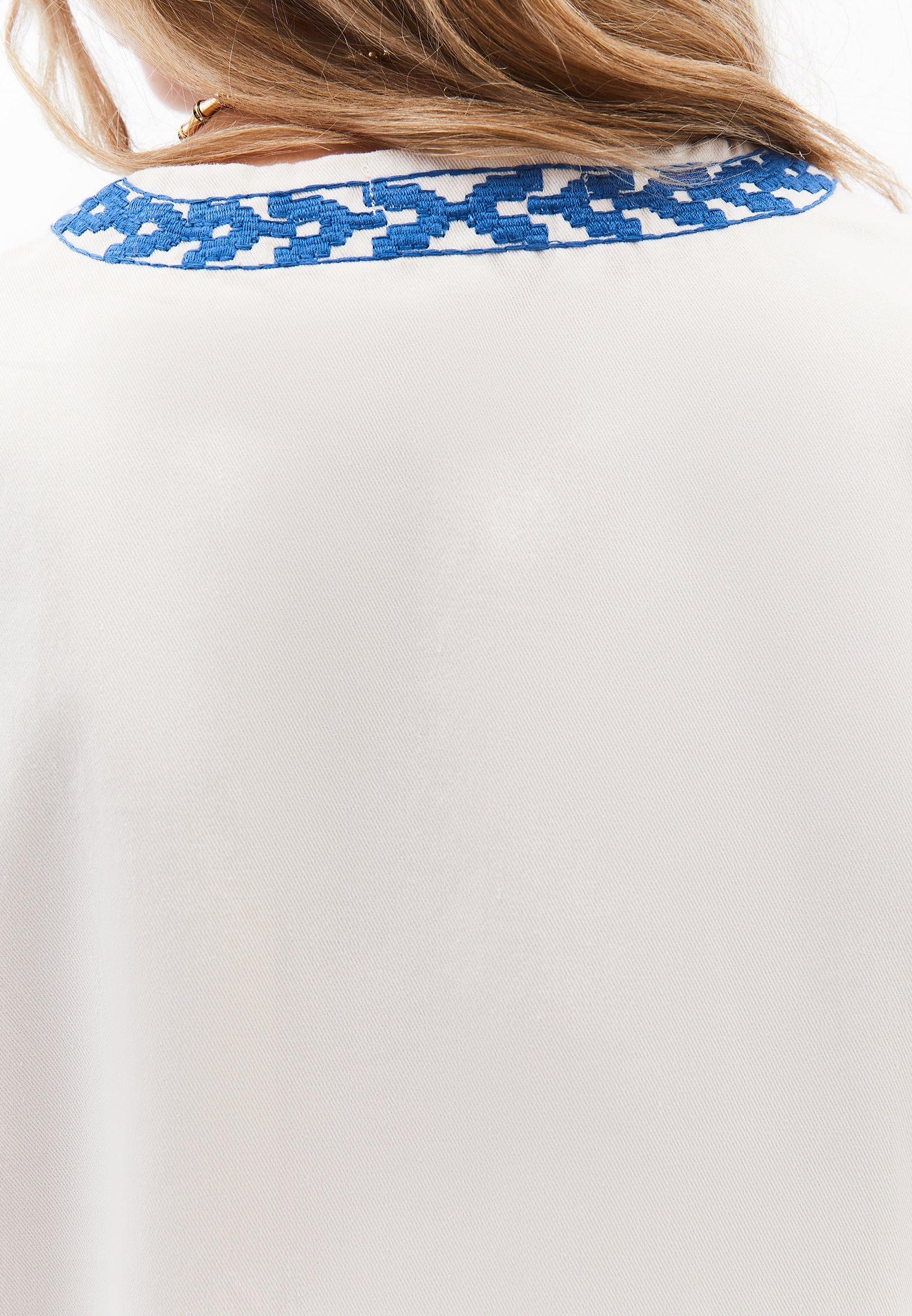 سترة مطرزة - حليب اللوز / ليموج