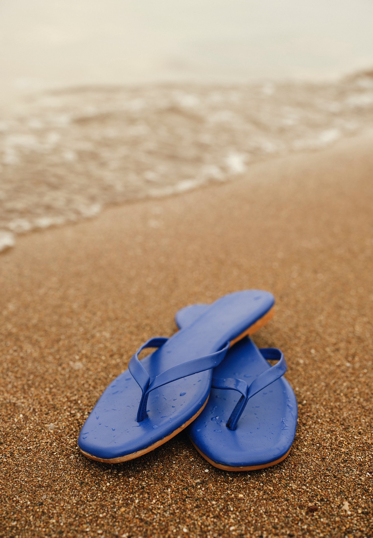 شباشب نسائية من البولي يوريثين - أزرق مازارين