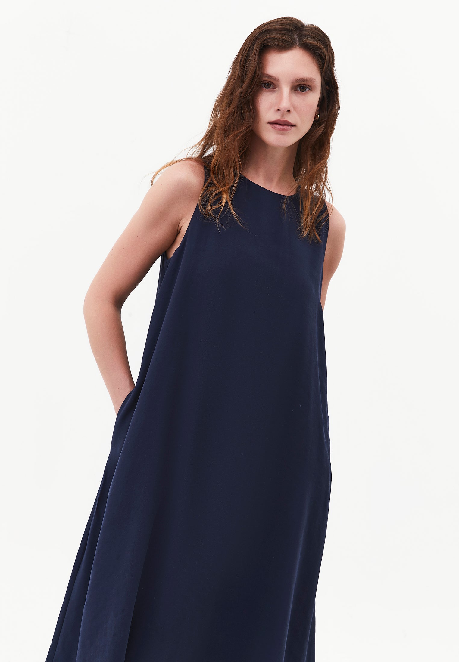 Boat Neck Sleeveless Midi Dress With Pocket Details - MIDNIGHT