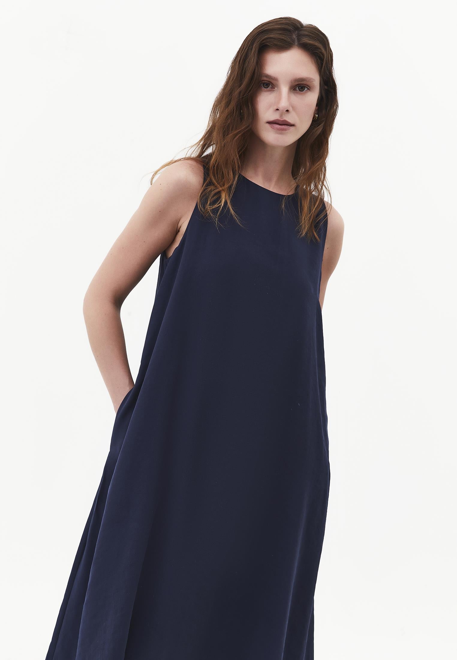 Boat Neck Sleeveless Midi Dress With Pocket Details - MIDNIGHT