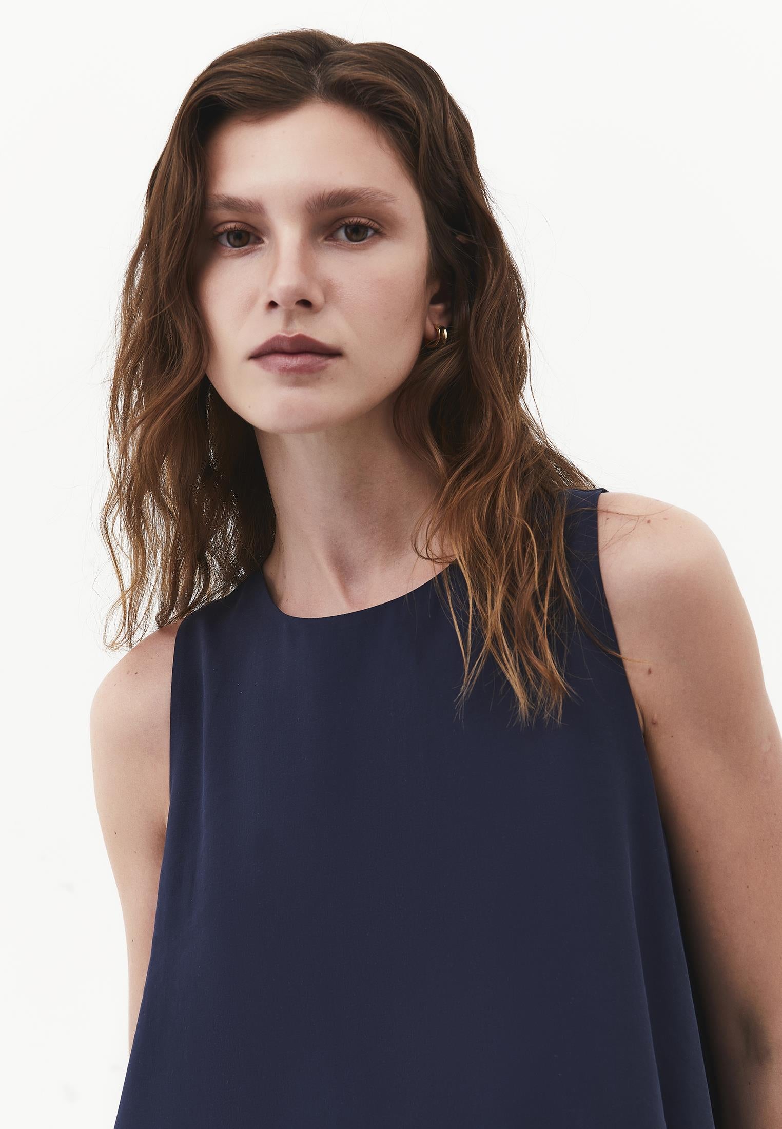 Boat Neck Sleeveless Midi Dress With Pocket Details - MIDNIGHT