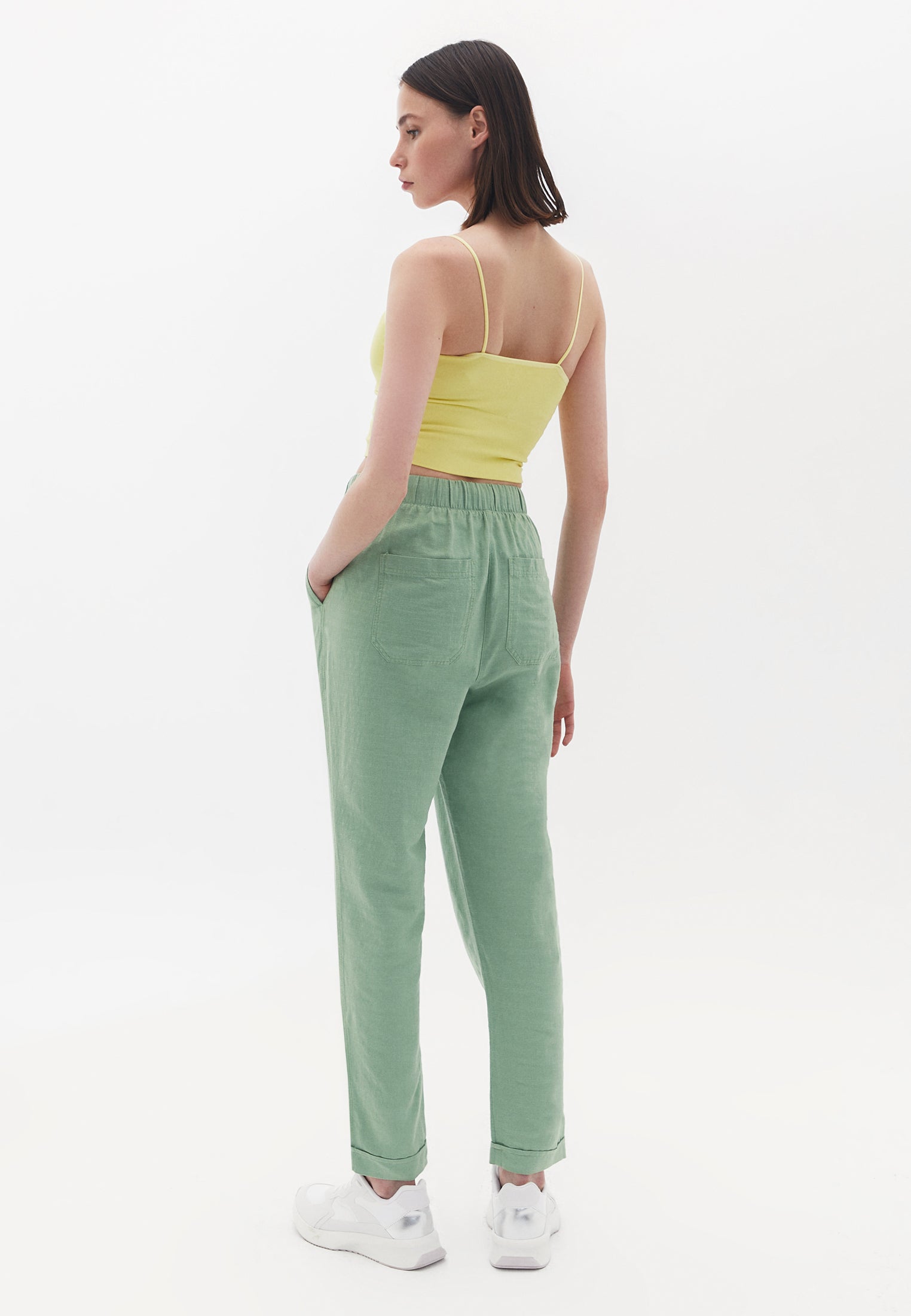 Carrot cut trousers - MISTLETOE