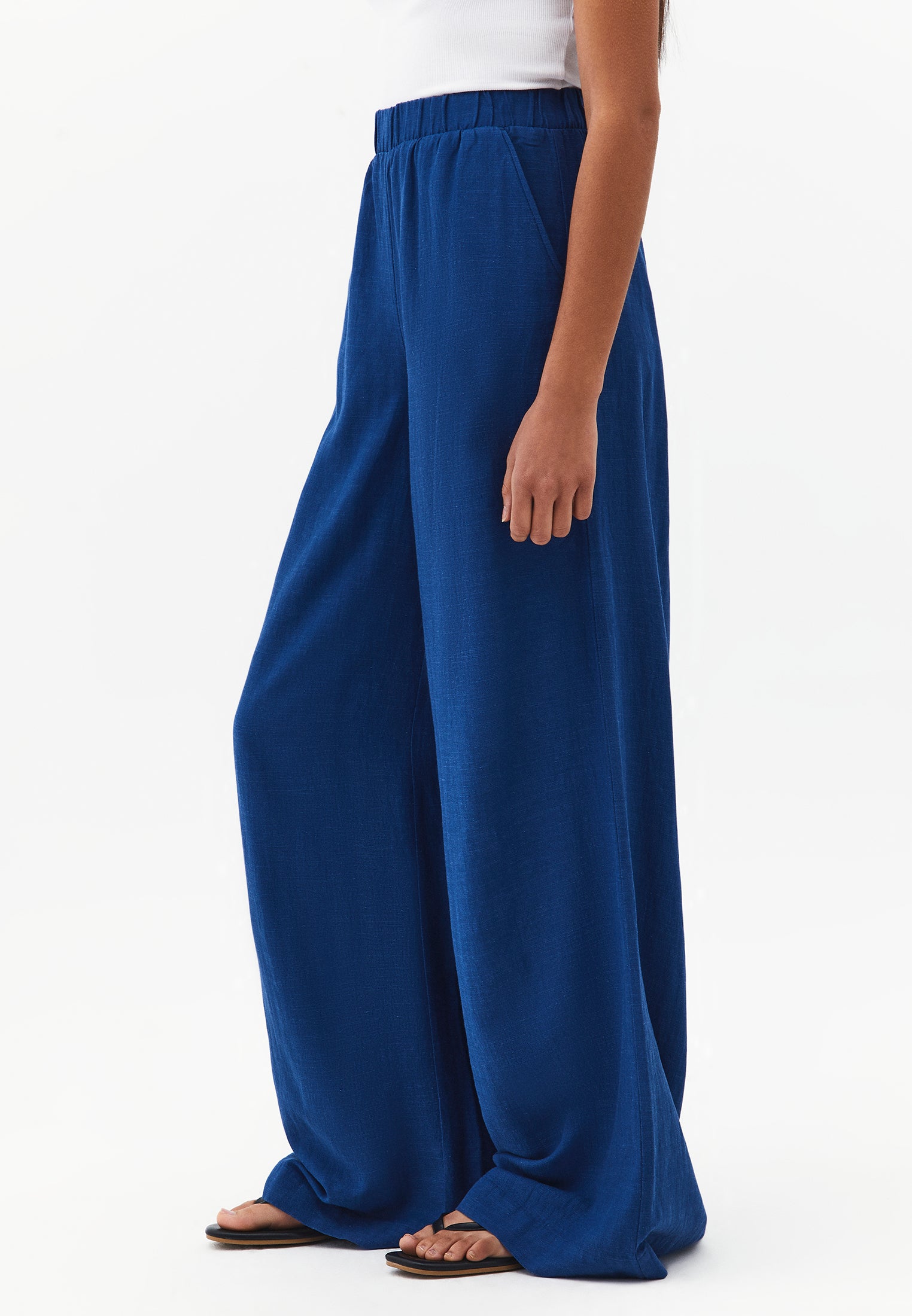 Ultra High Waist Wide Leg Pants - NAVY PEONY