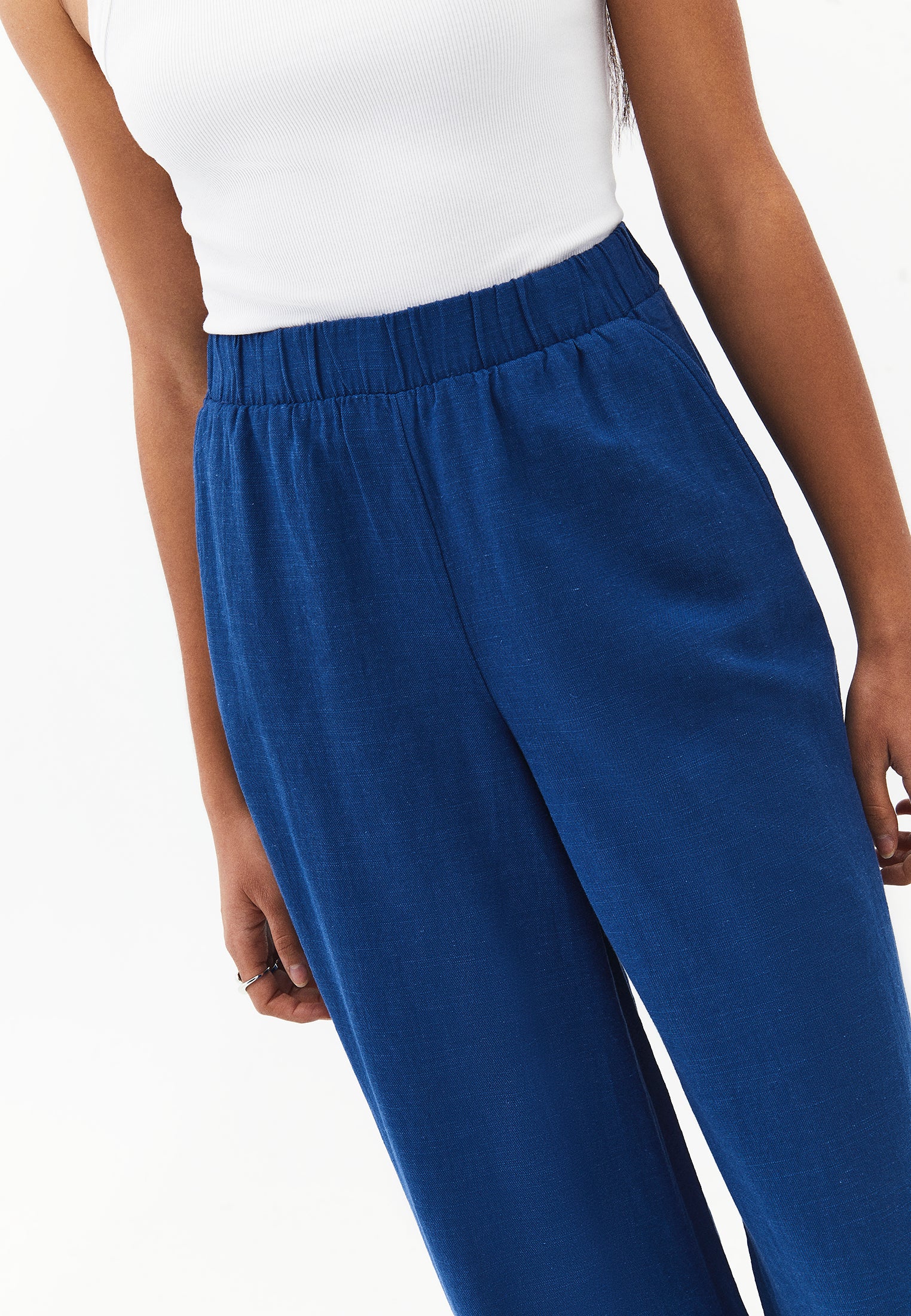 Ultra High Waist Wide Leg Pants - NAVY PEONY
