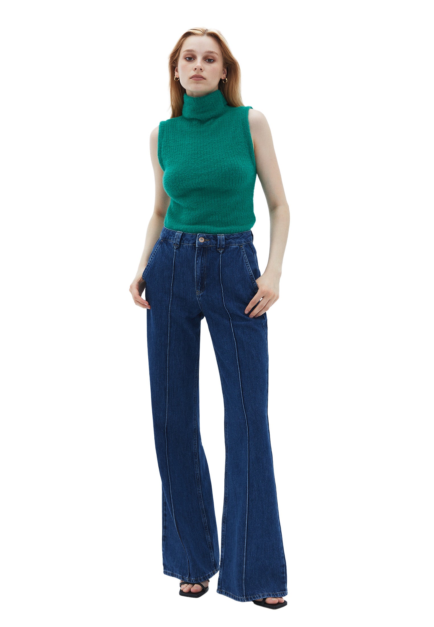 SLEEVELESS TURTLENECK SWEATER - PINE GREEN