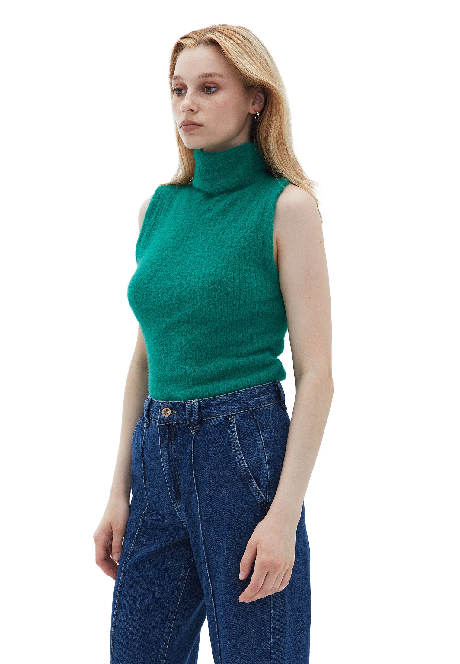 SLEEVELESS TURTLENECK SWEATER - PINE GREEN