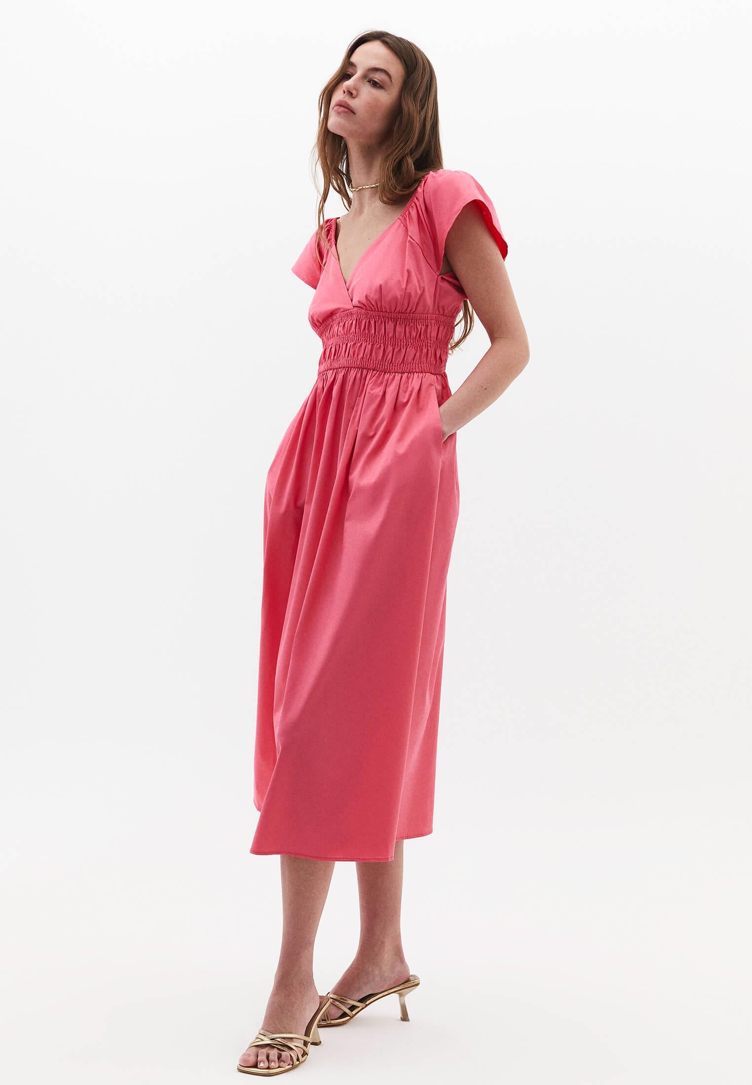 V Neck Dress With Gipe Detail