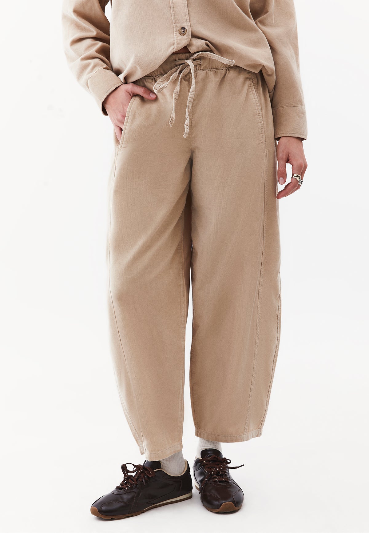 Balloon Form Cropped High Waist Pants - Beige