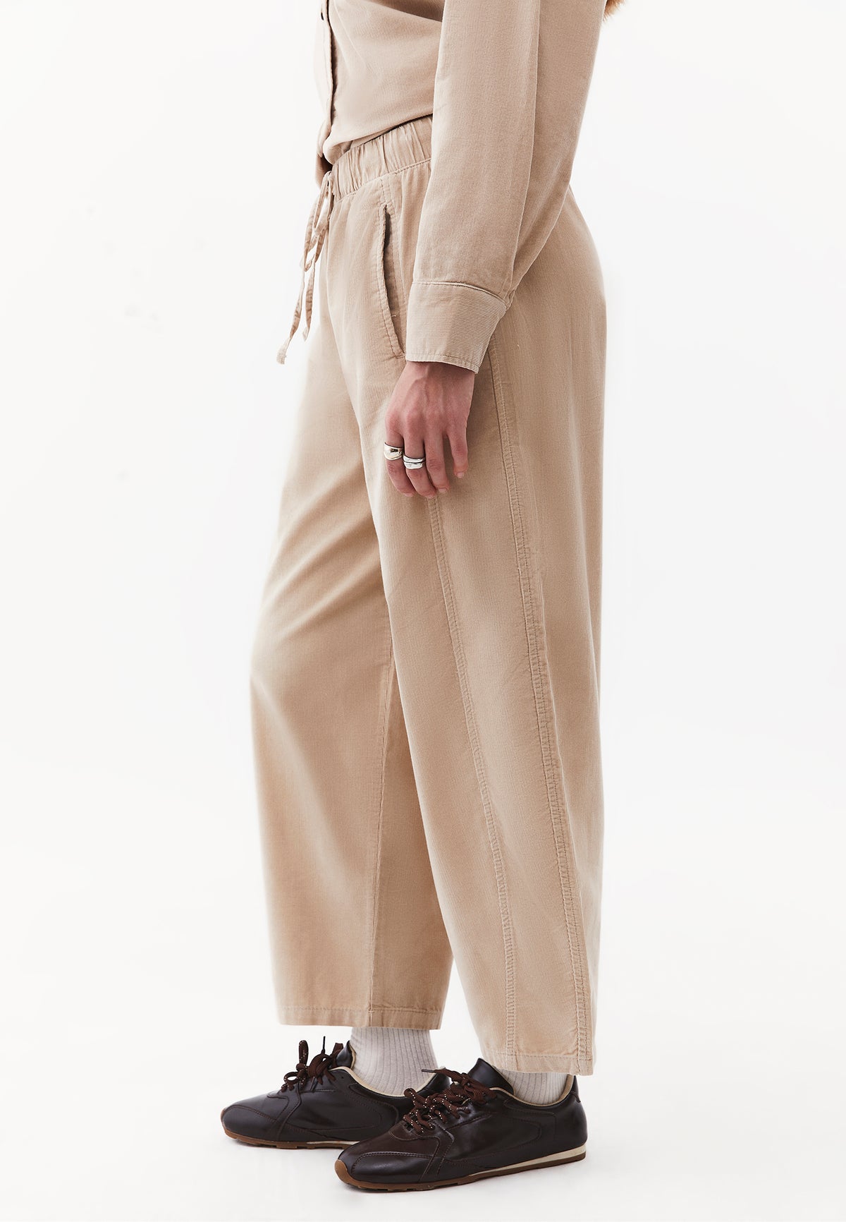 Balloon Form Cropped High Waist Pants - Beige