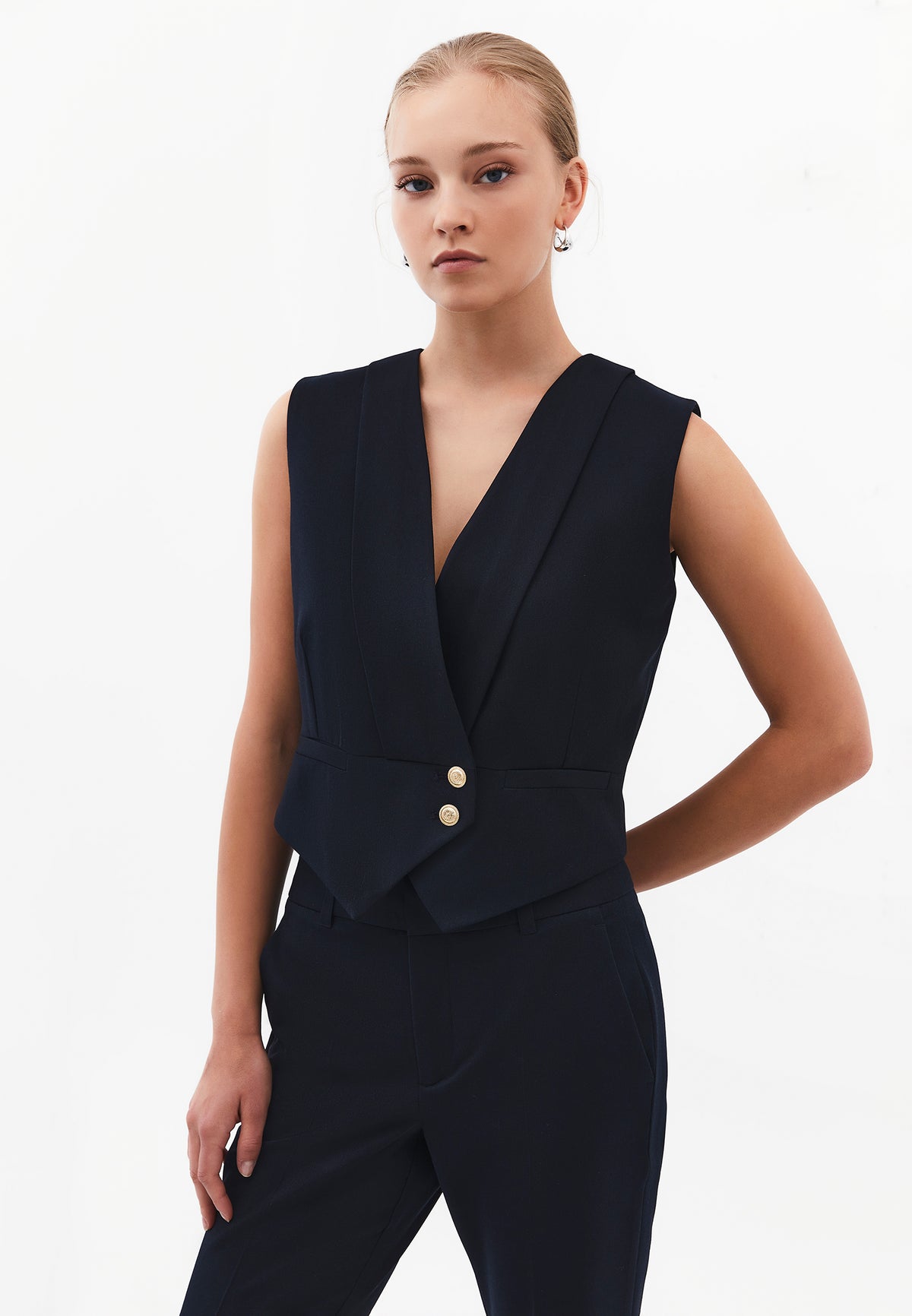 Sleeveless V-Neck Vest - SKY CAPTAIN