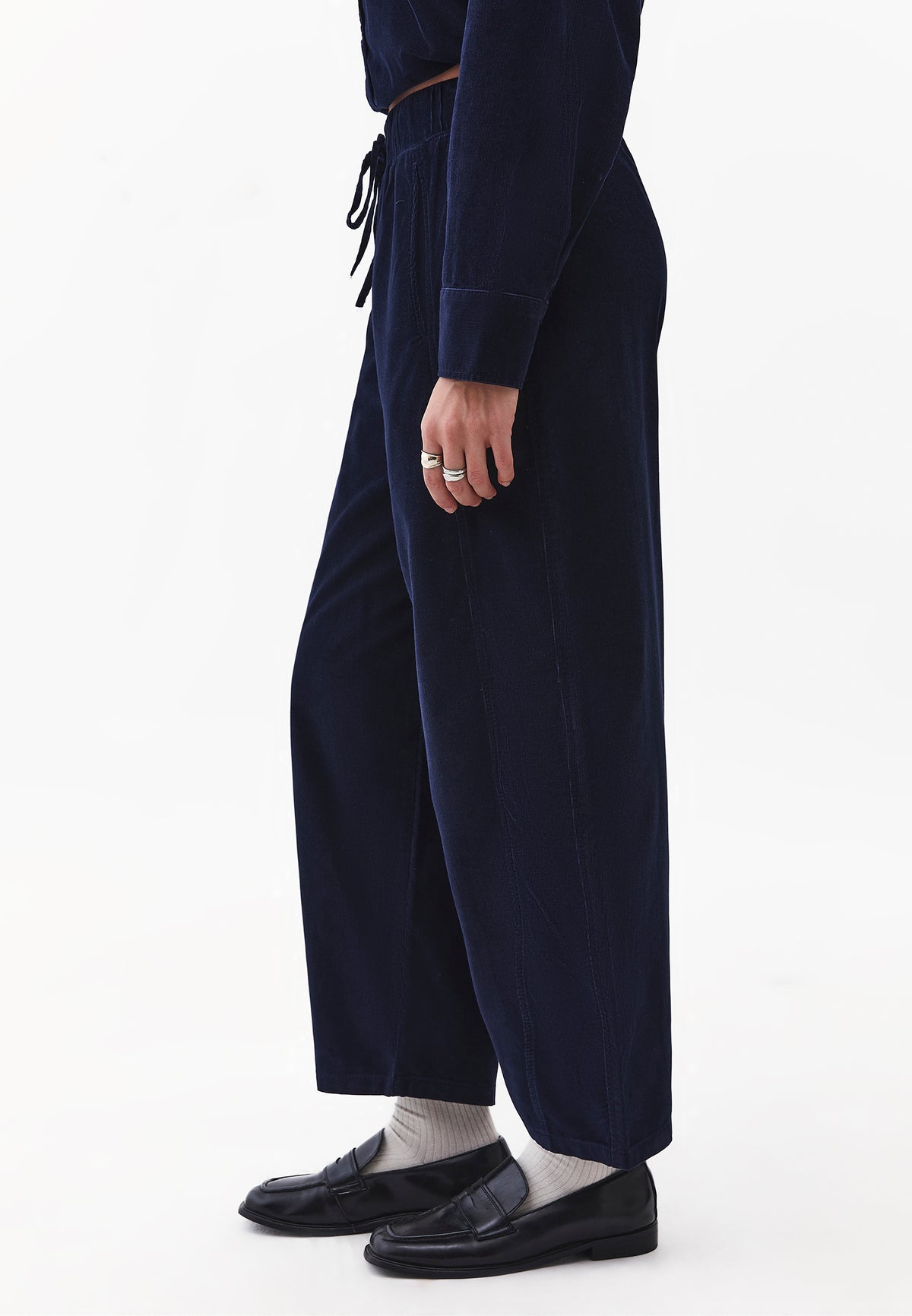 Balloon Form Cropped High Waist Pants - Navy Blue