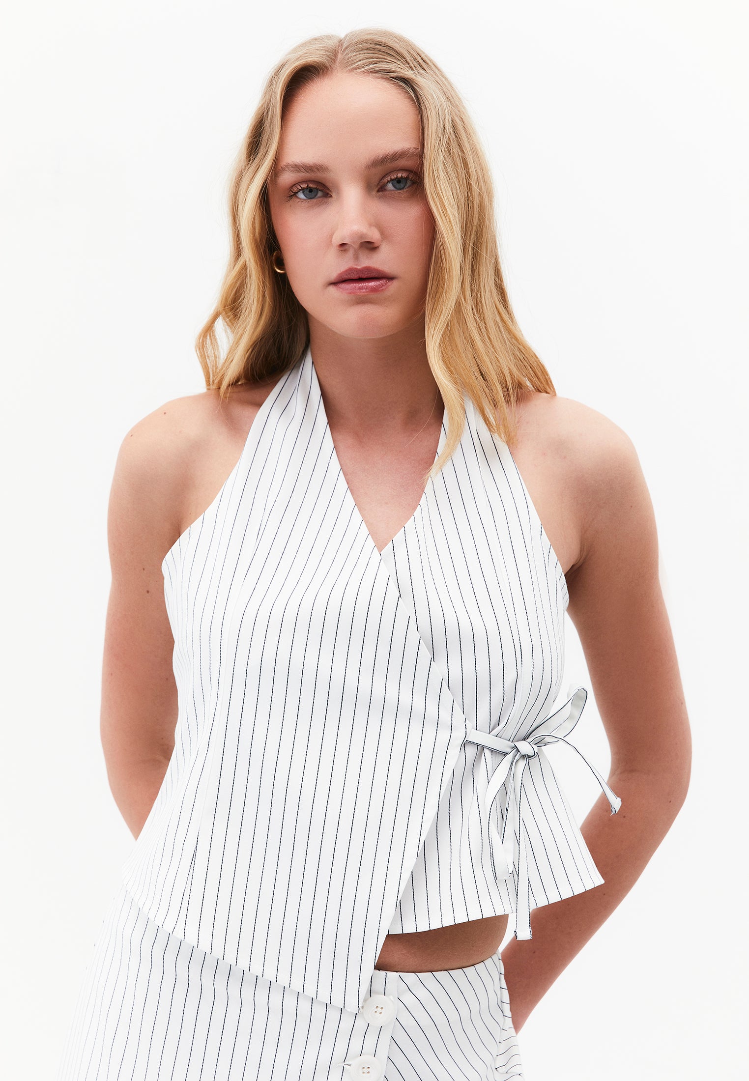 Striped V-Neck Cropped Vest - STRIPE COMB